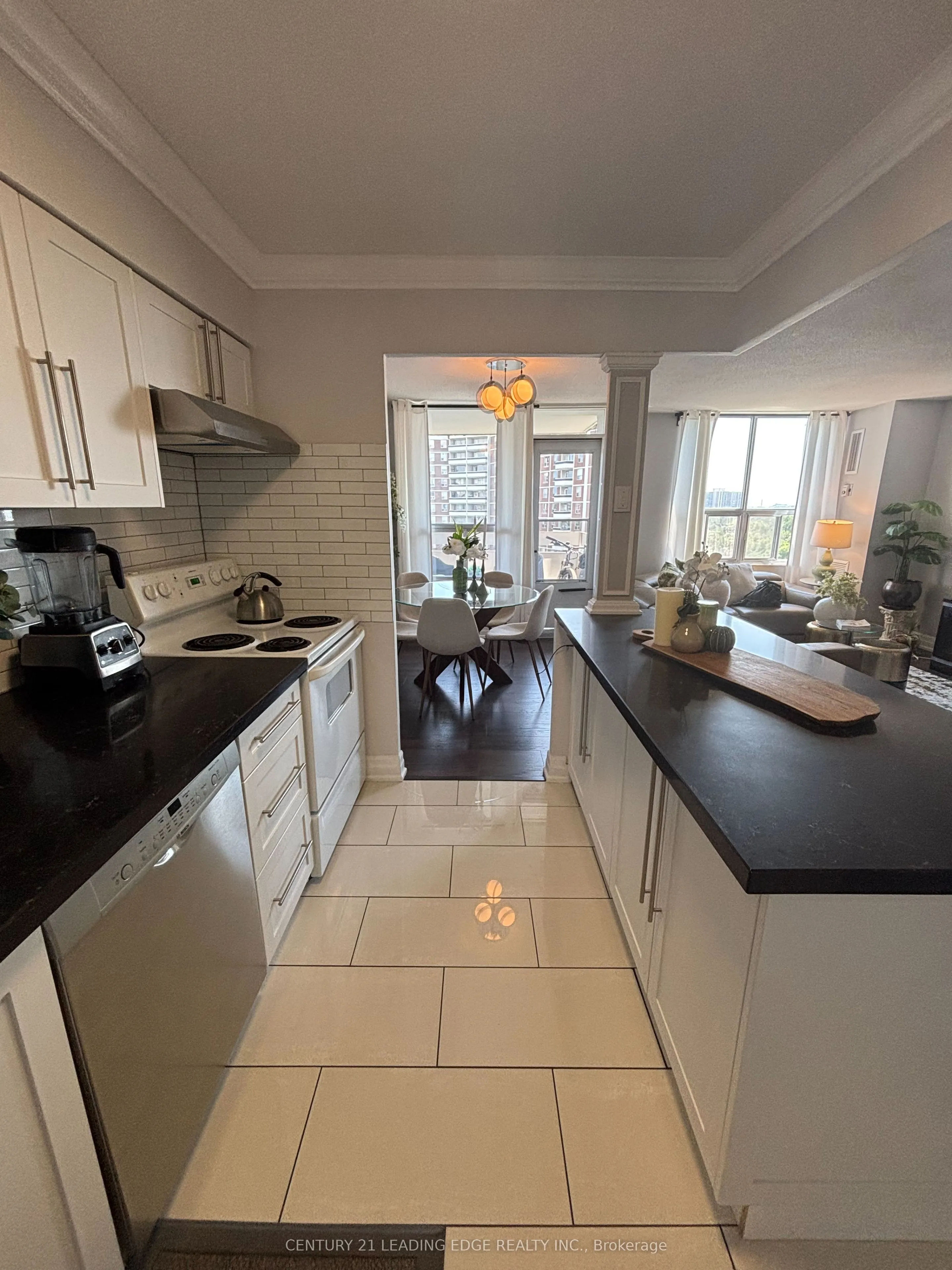10 Edgecliff Golfway, #1704