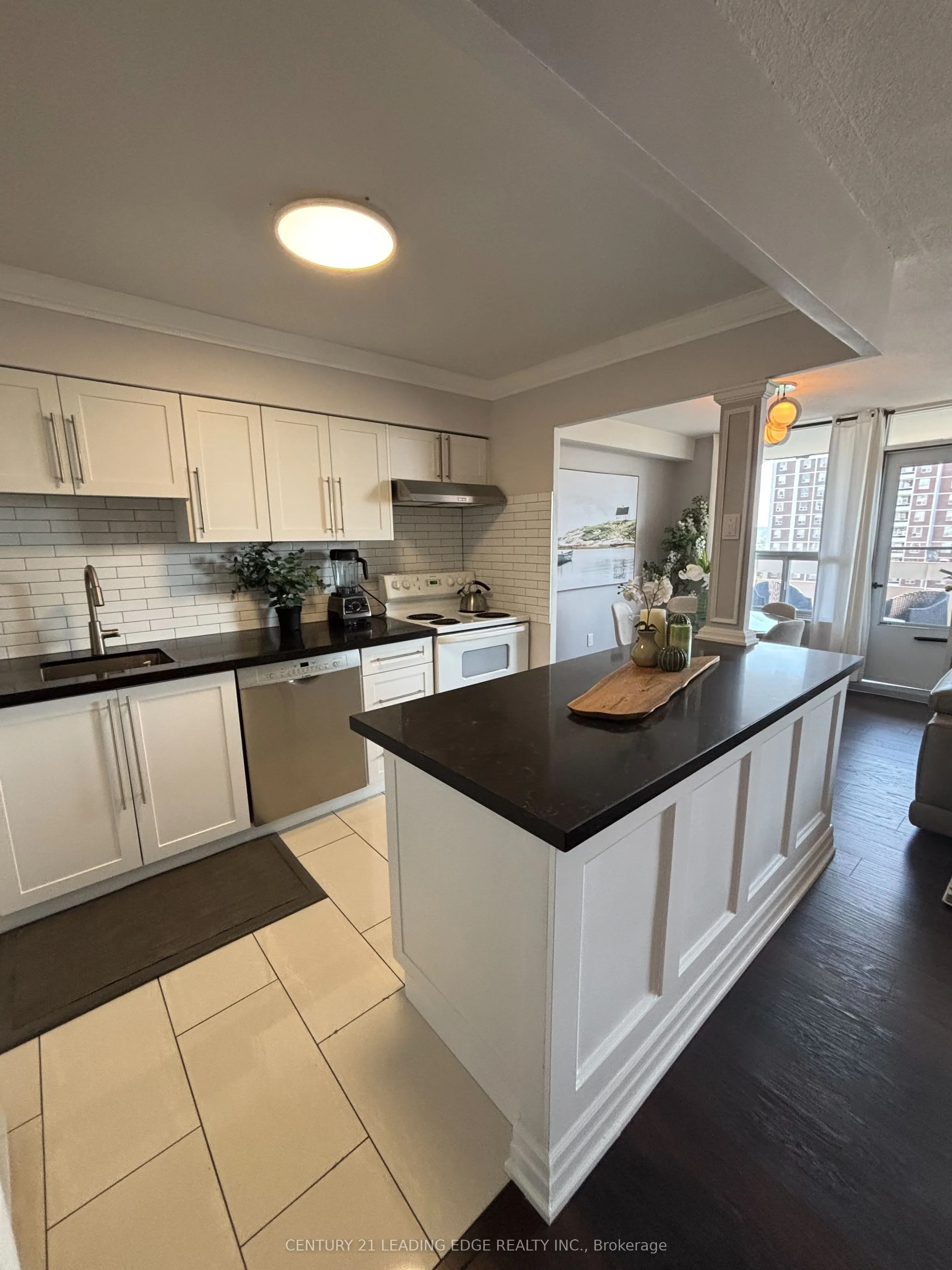 10 Edgecliff Golfway, #1704