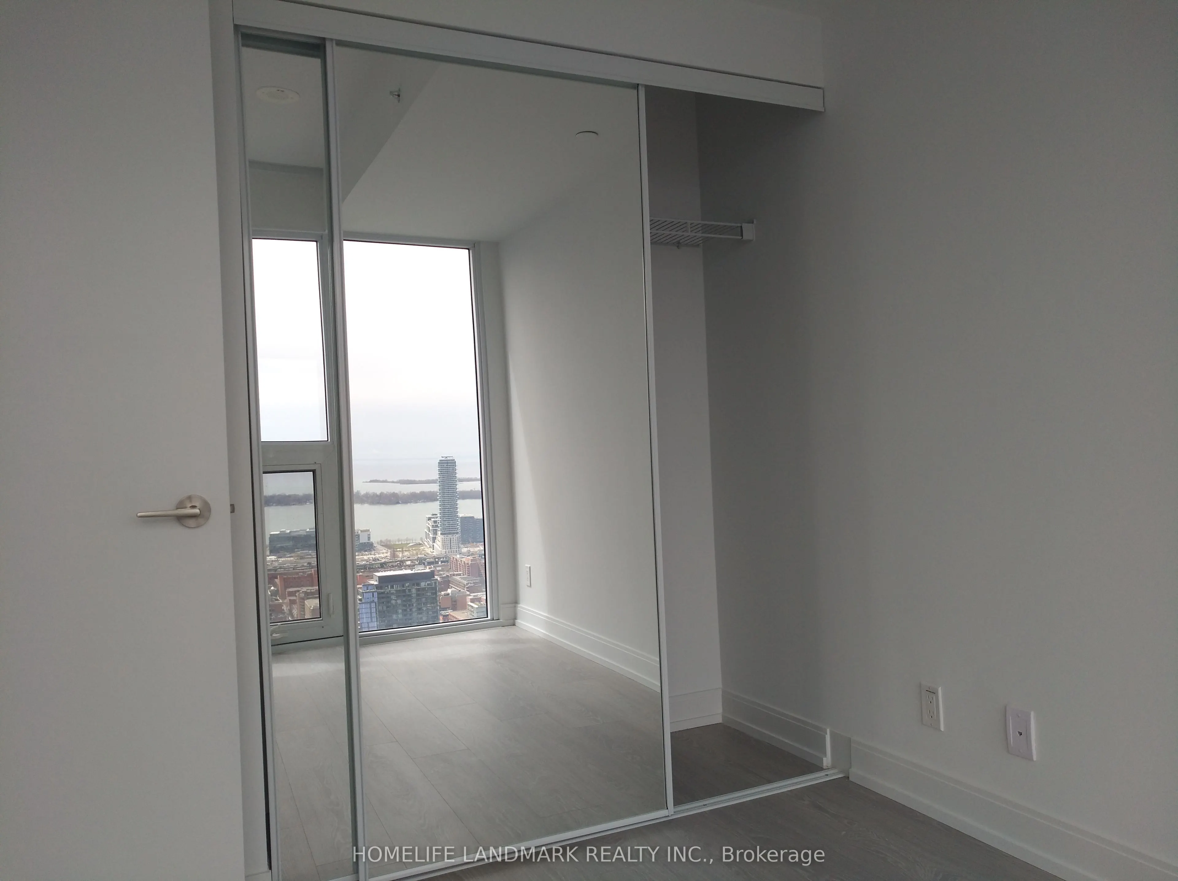 181 Dundas Street E, #5610