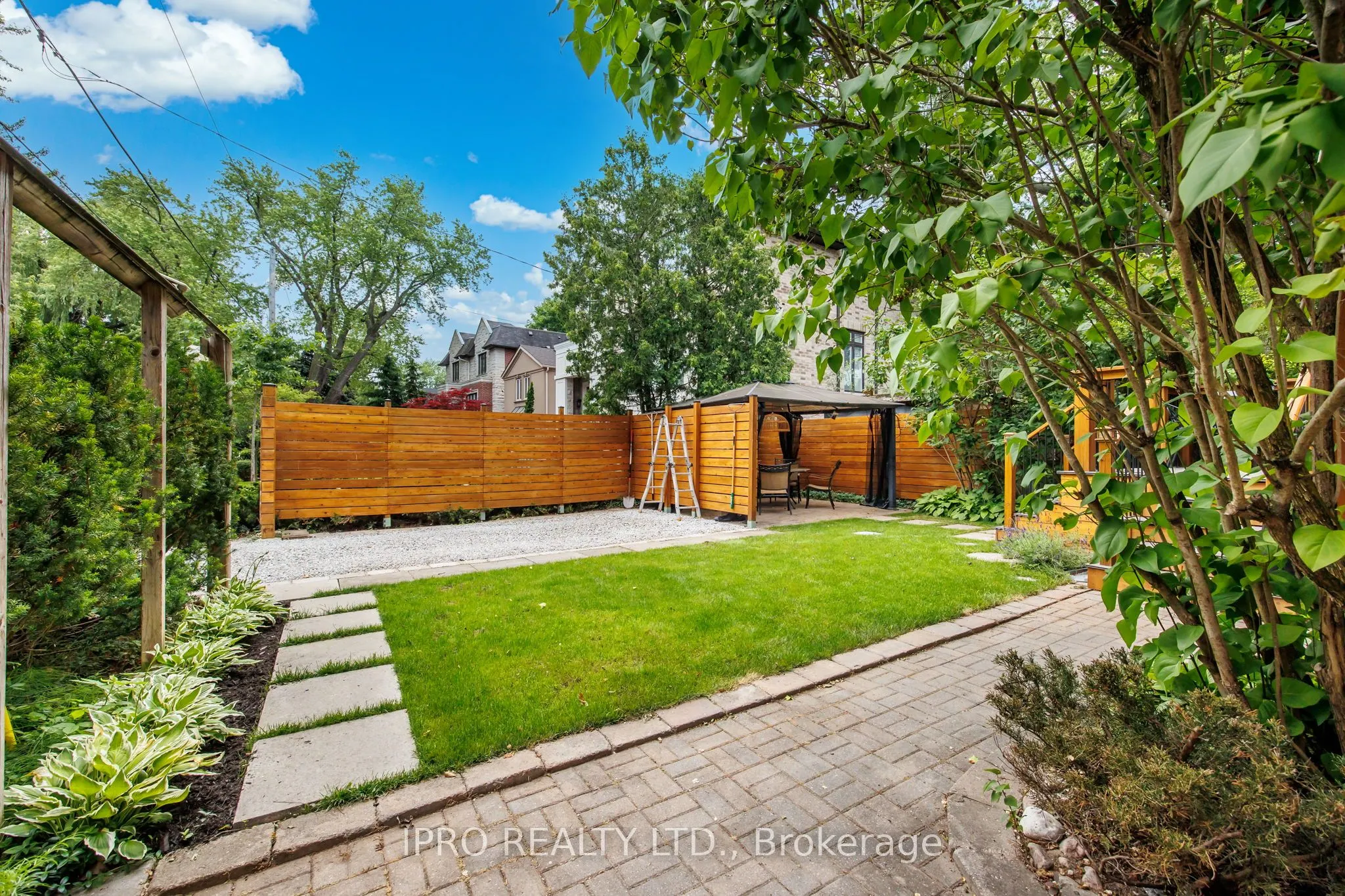 107 Otter Crescent