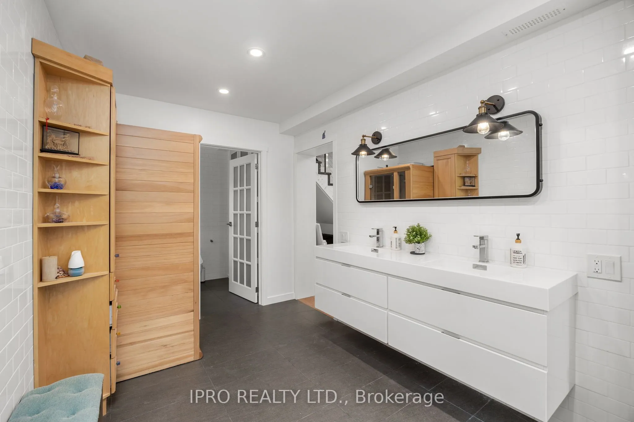 107 Otter Crescent