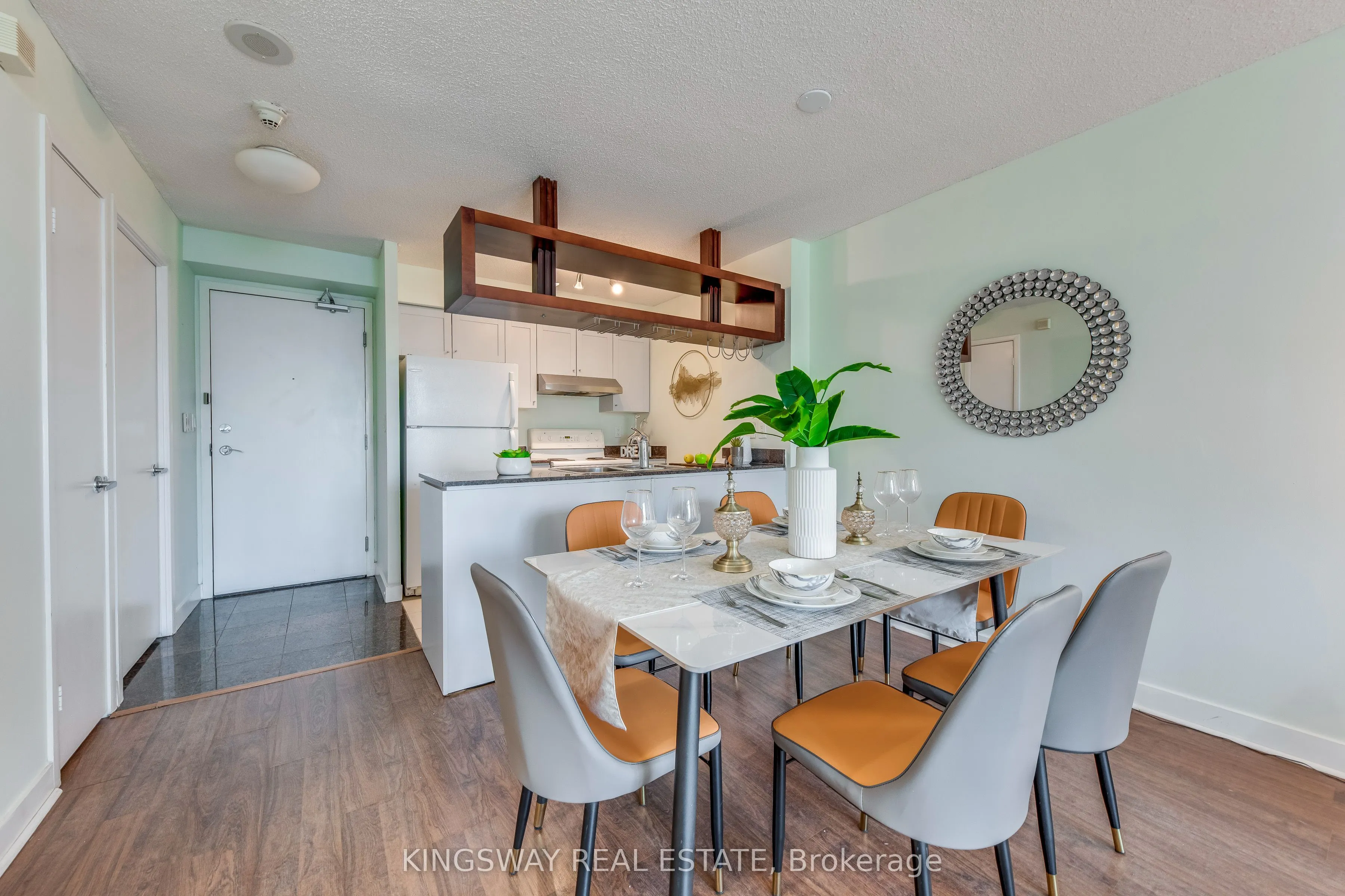 81 Navy Wharf Court #3511