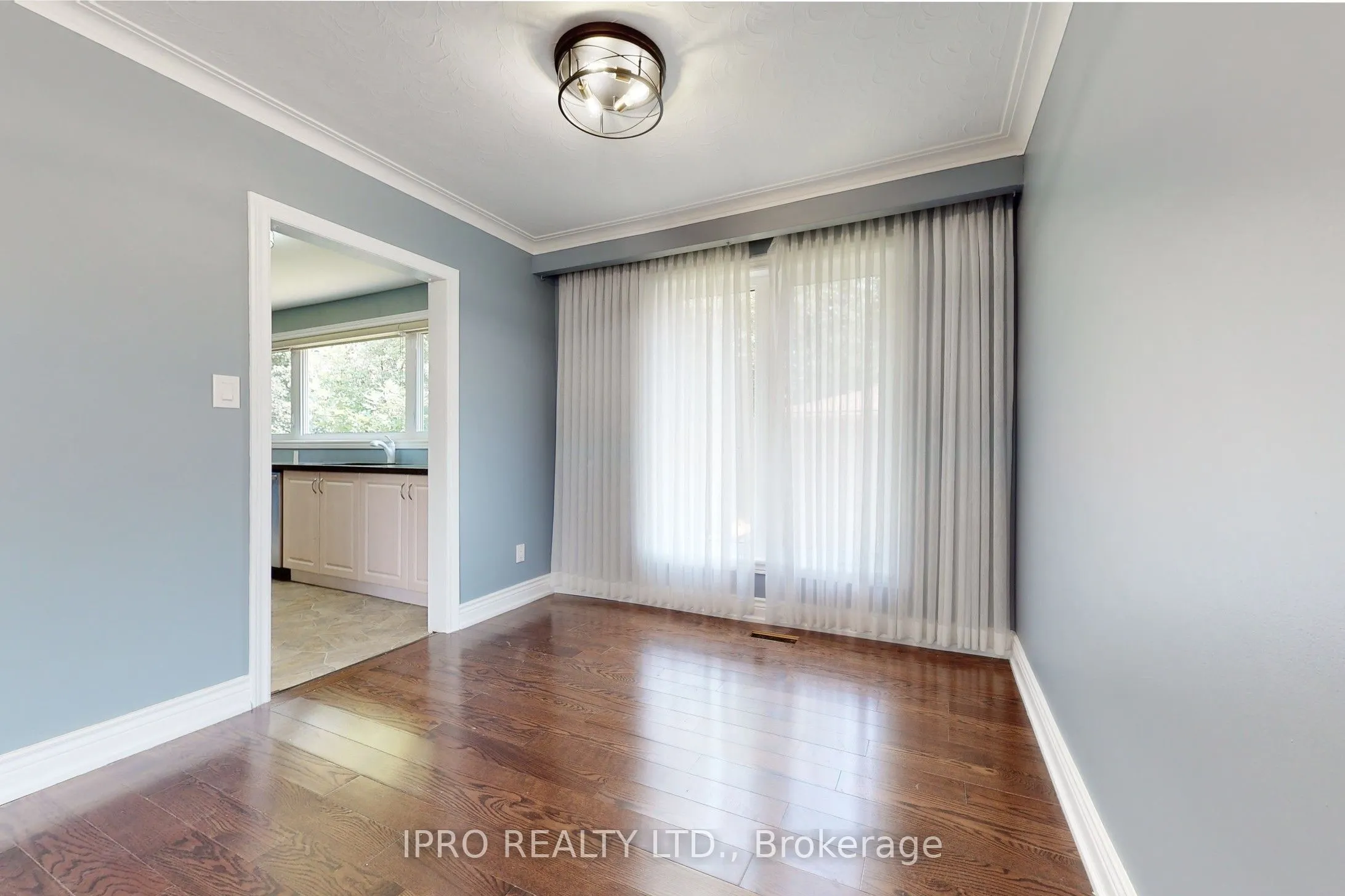 22 Royal Doulton Drive