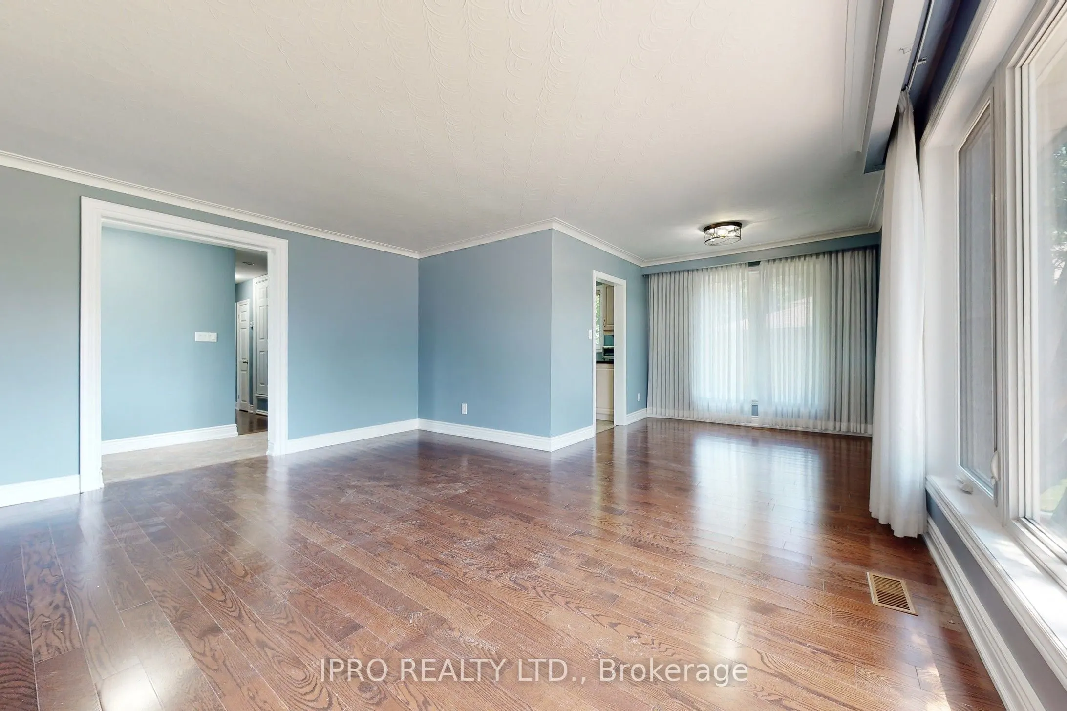 22 Royal Doulton Drive