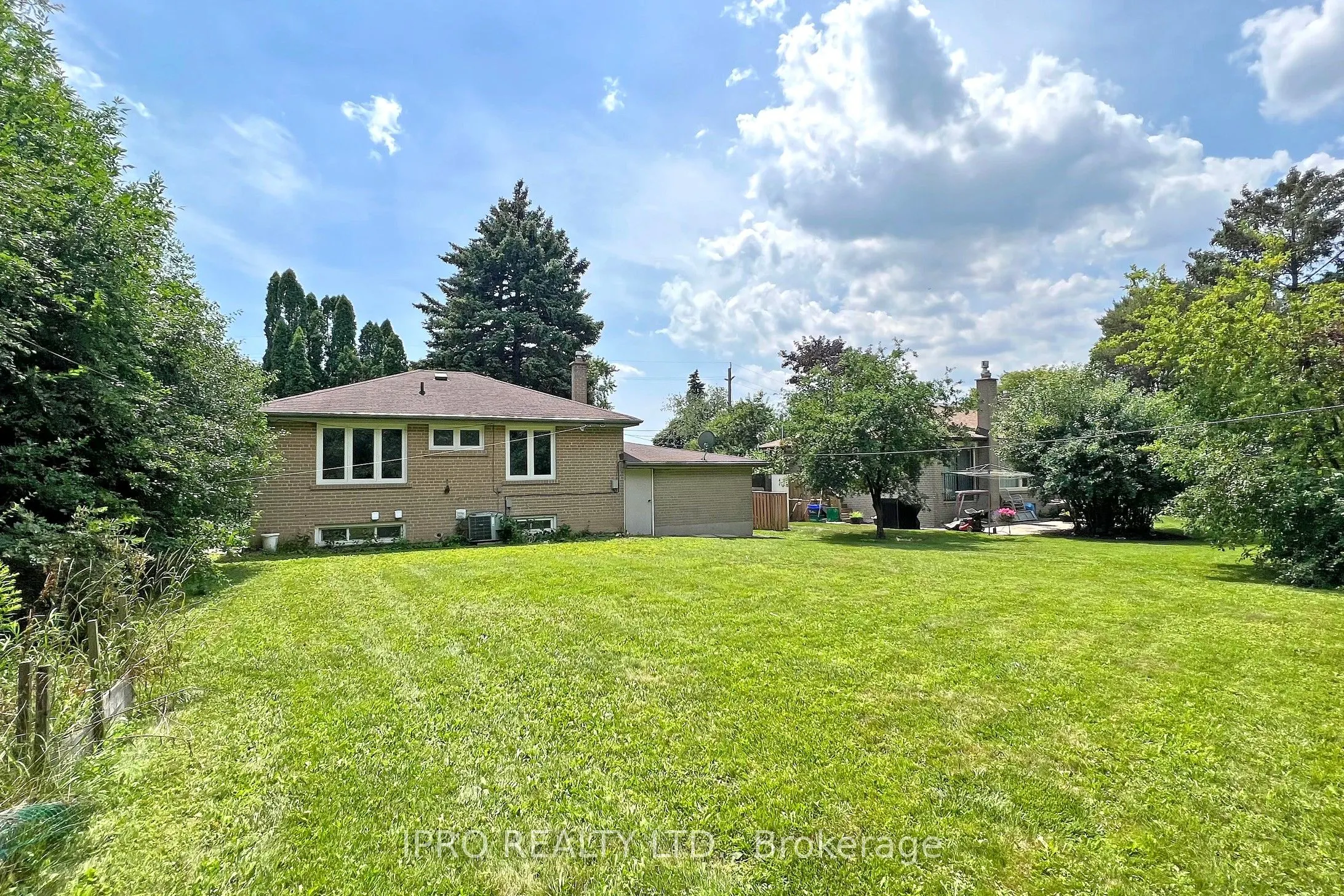 22 Royal Doulton Drive