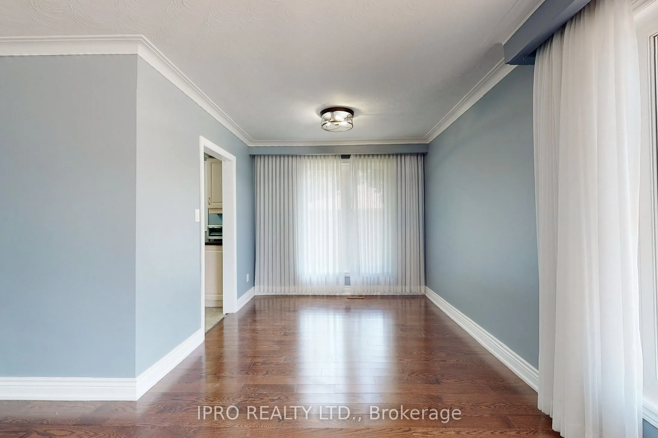 22 Royal Doulton Drive