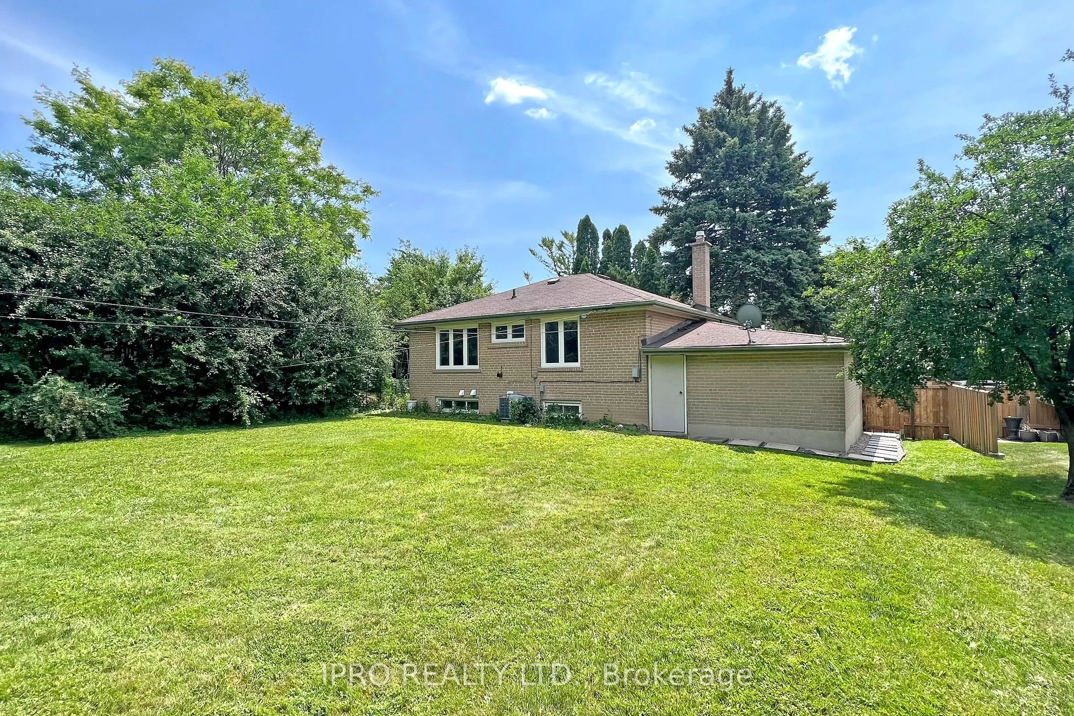22 Royal Doulton Drive