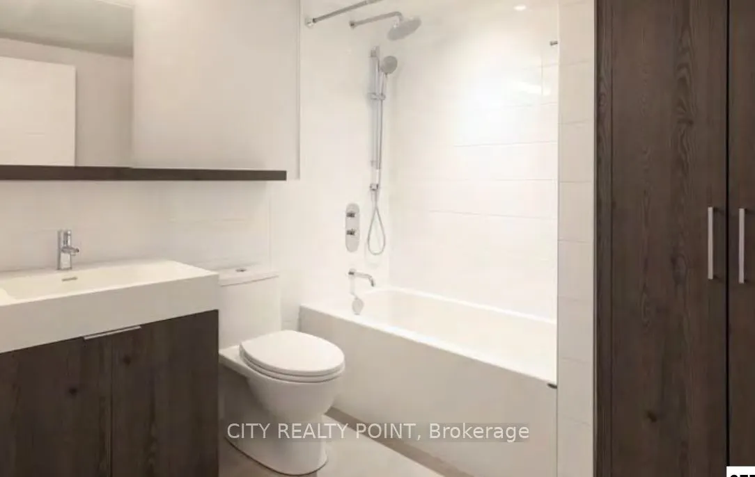 2525 Bathurst Street, #206
