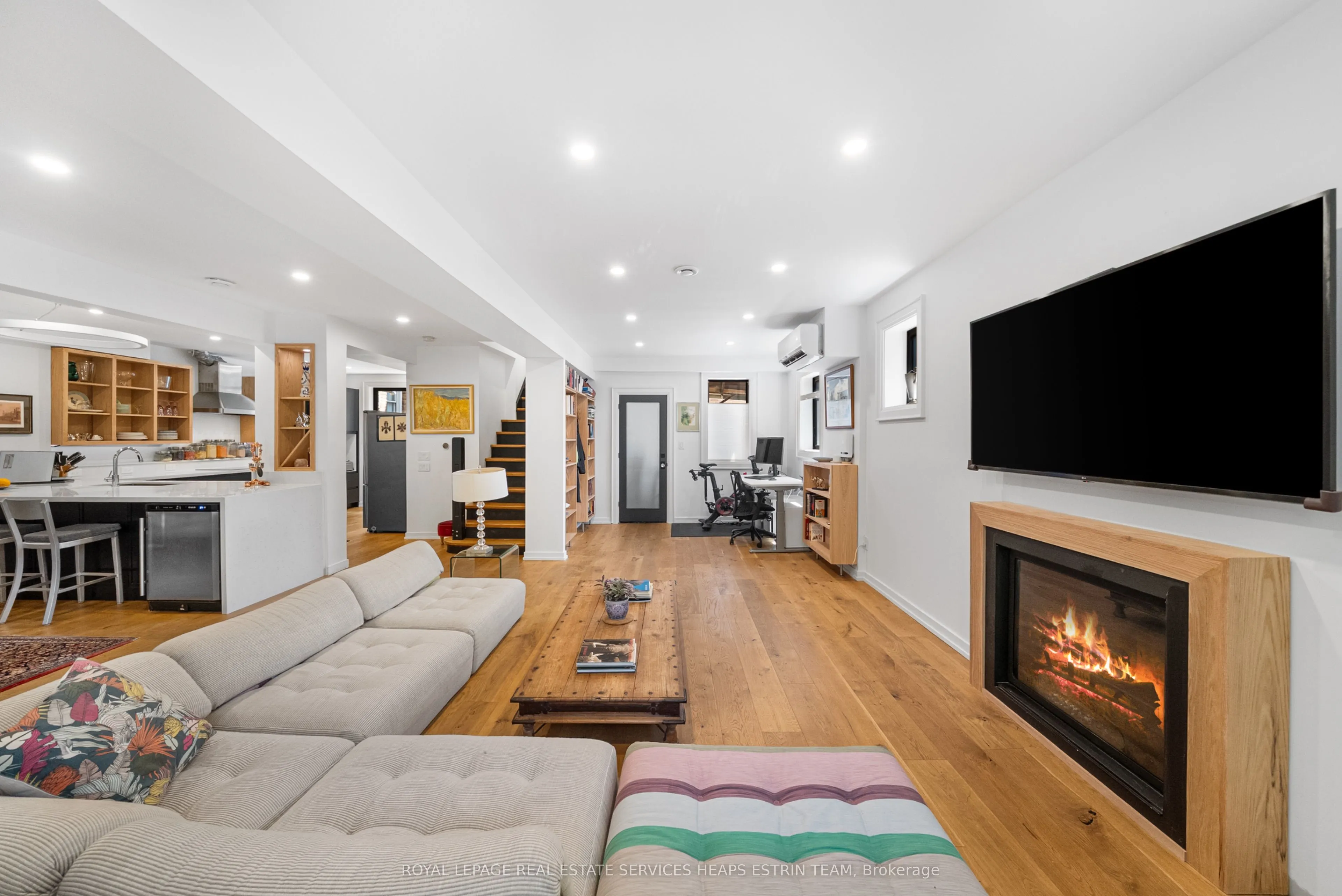 115 Robinson Street