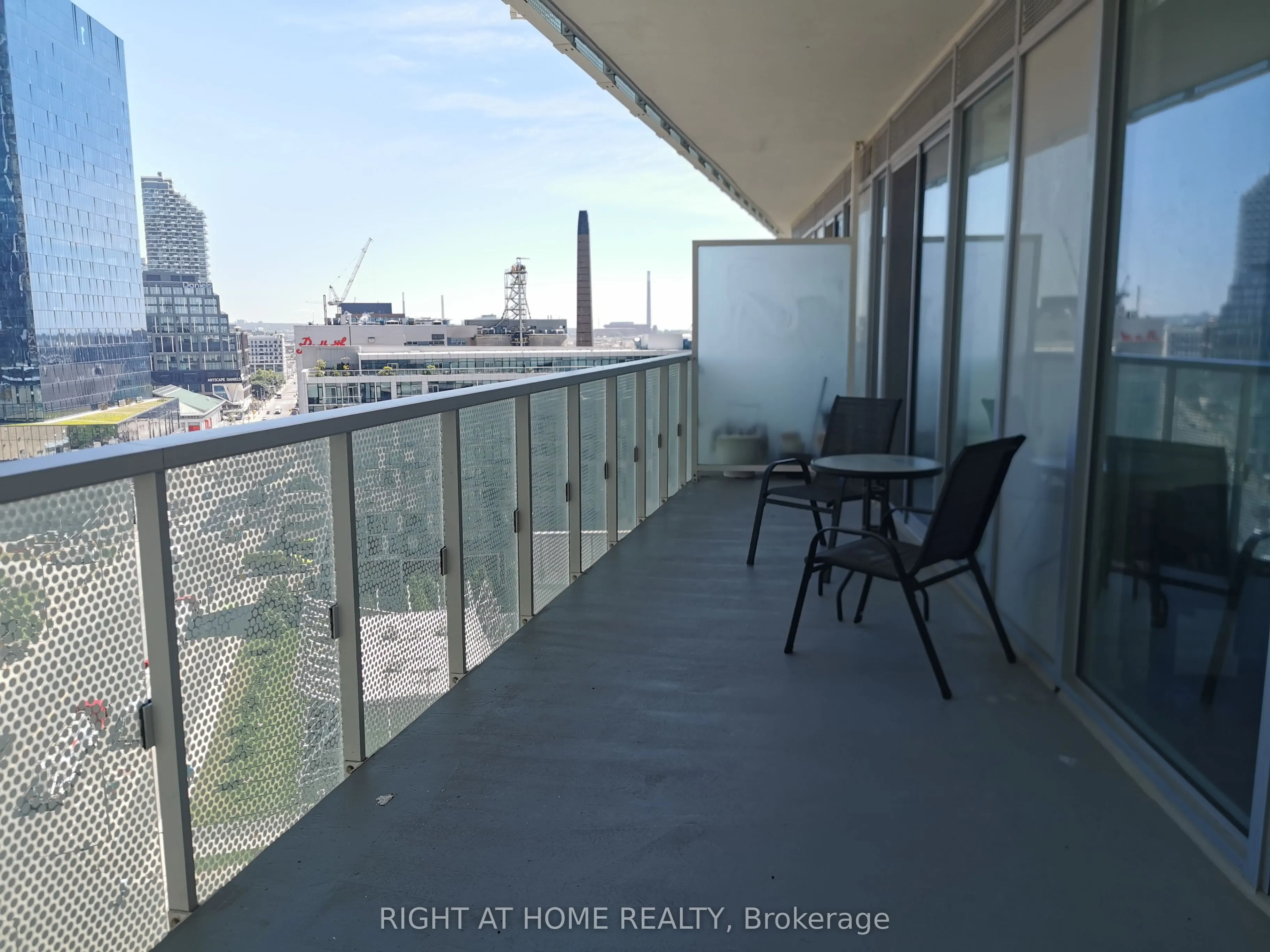 15 Queens Quay E, #1307
