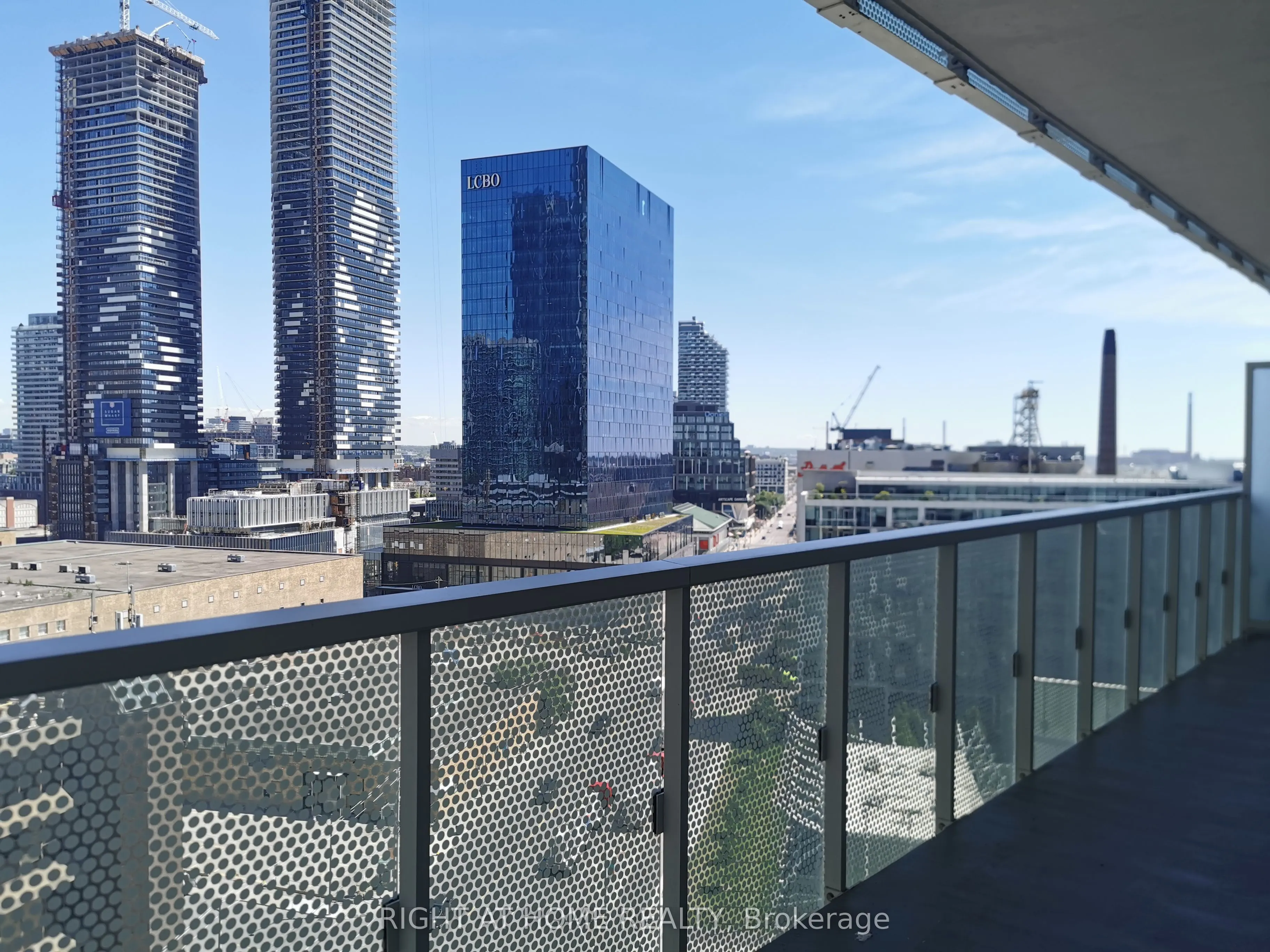 15 Queens Quay E, #1307