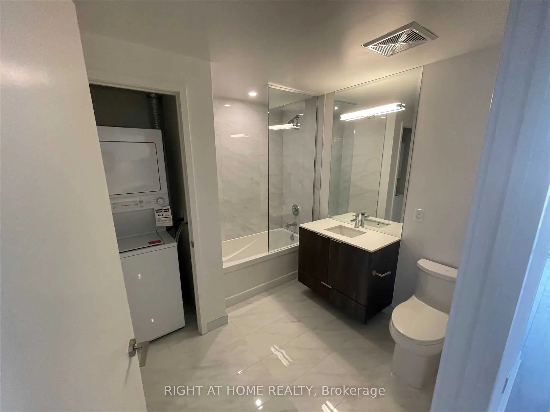 15 Queens Quay E, #1307