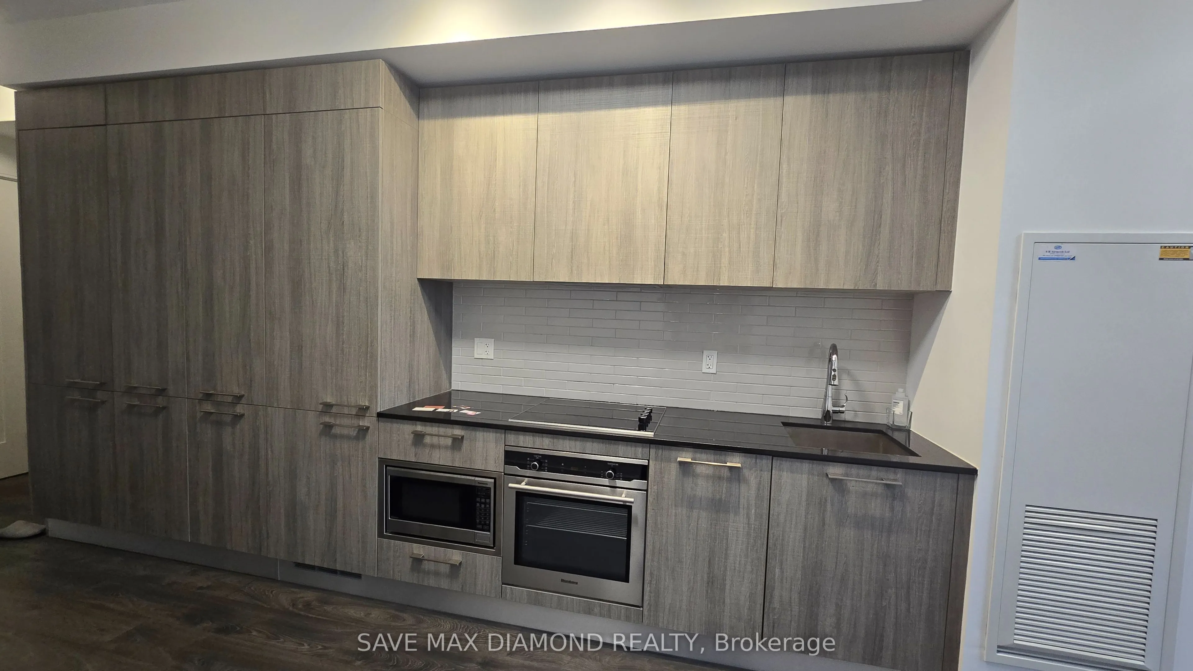3 Gloucester Street, #3112