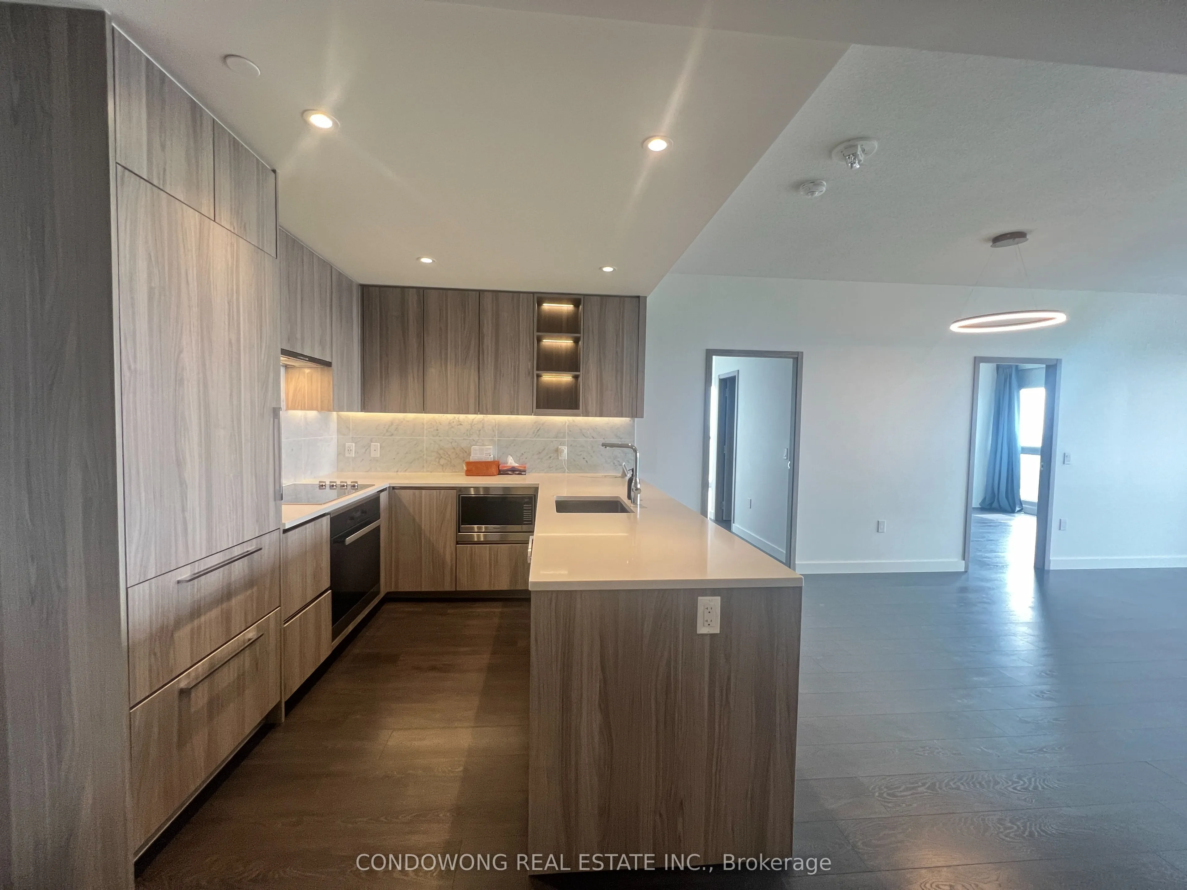 85 McMahon Drive, #3202