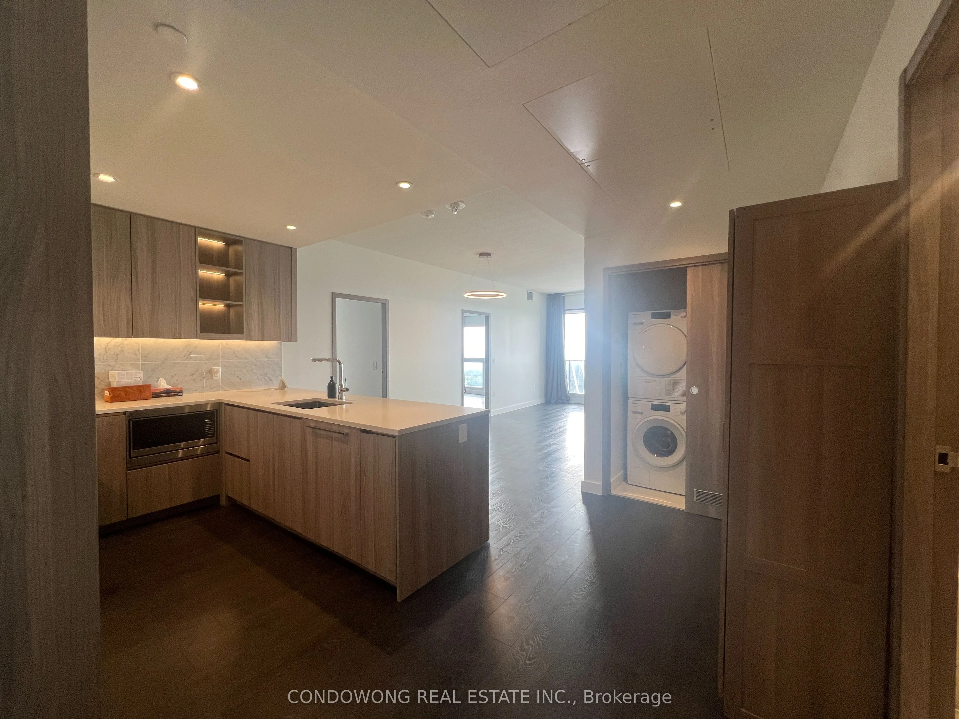 85 McMahon Drive, #3202