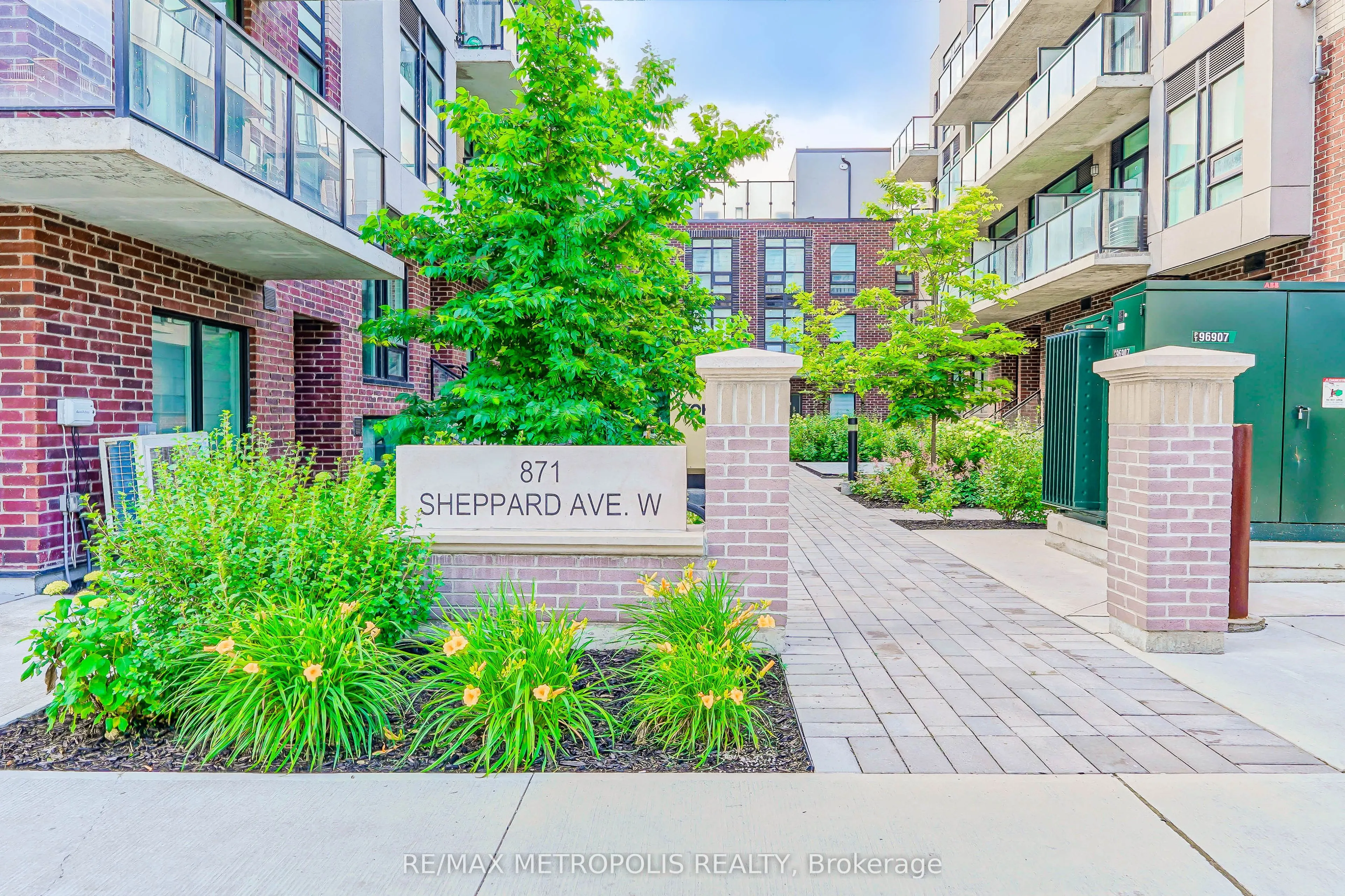 871 Sheppard Avenue W, #29
