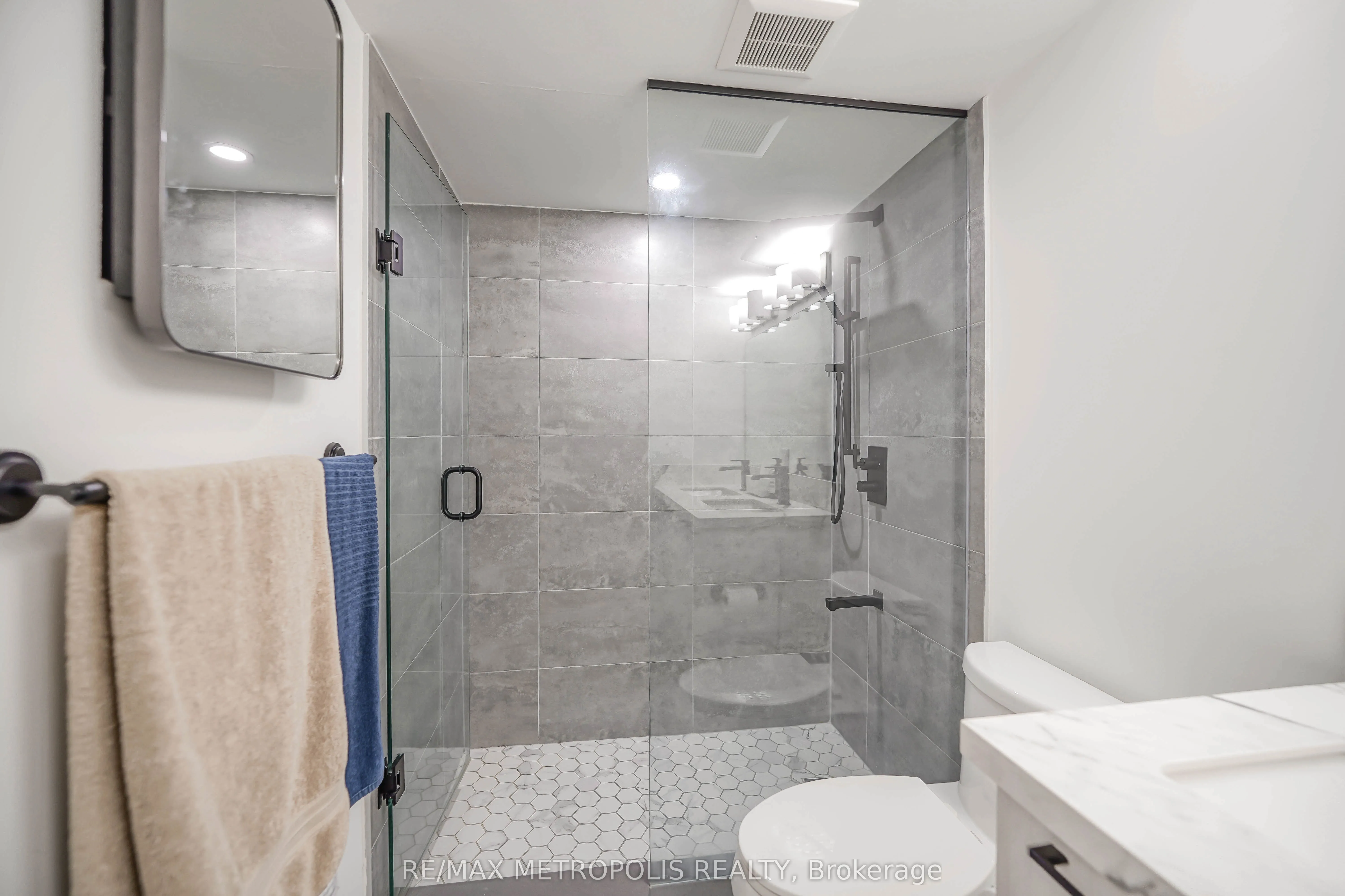 871 Sheppard Avenue W, #29