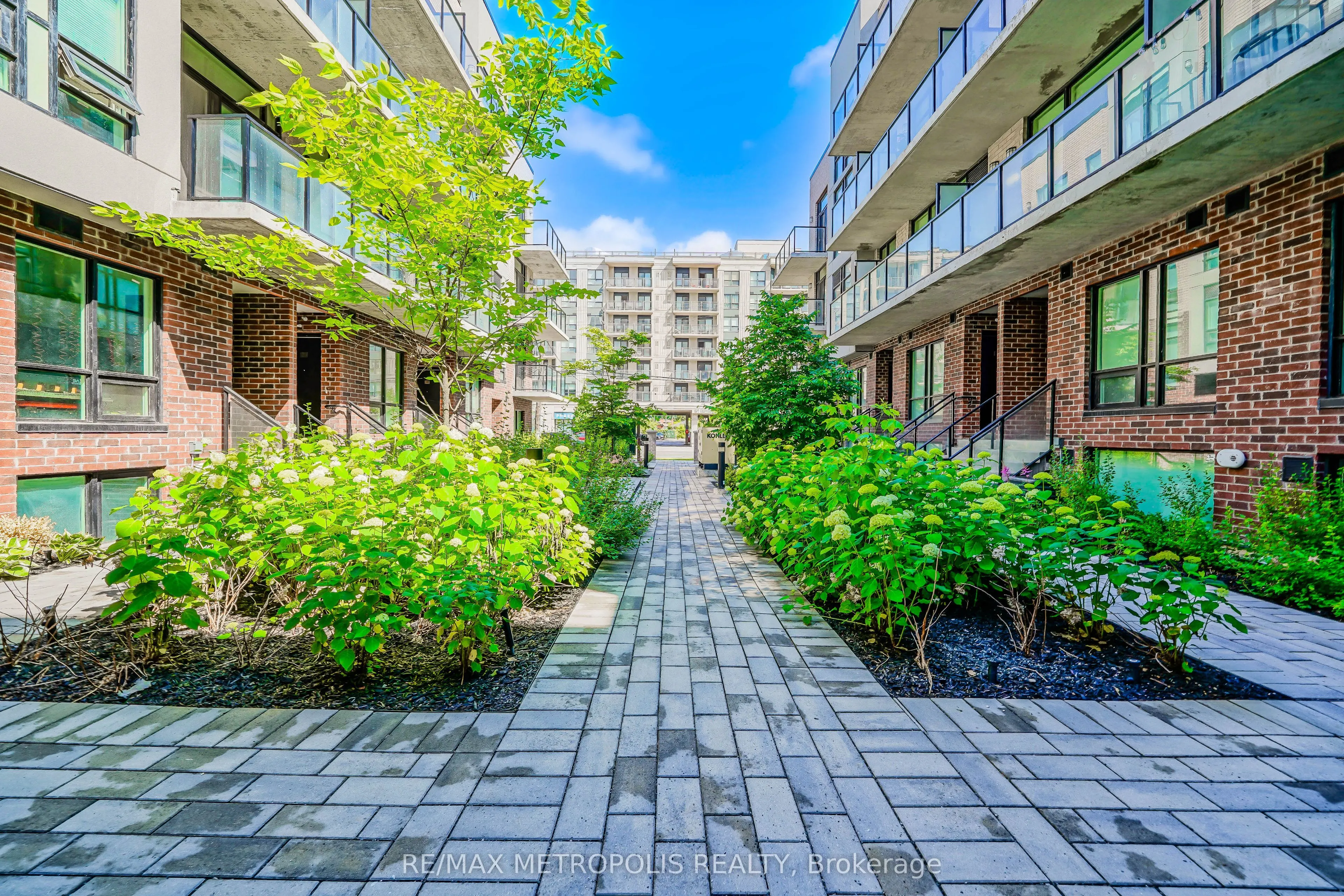 871 Sheppard Avenue W, #29