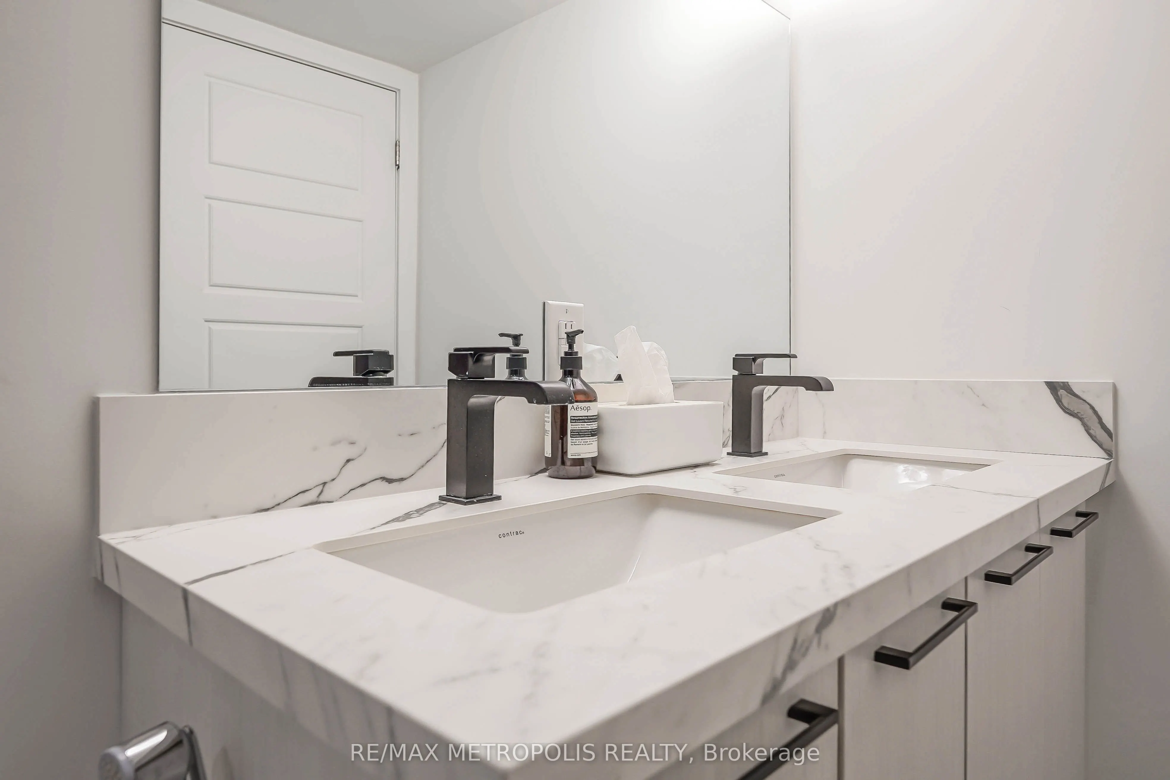 871 Sheppard Avenue W, #29