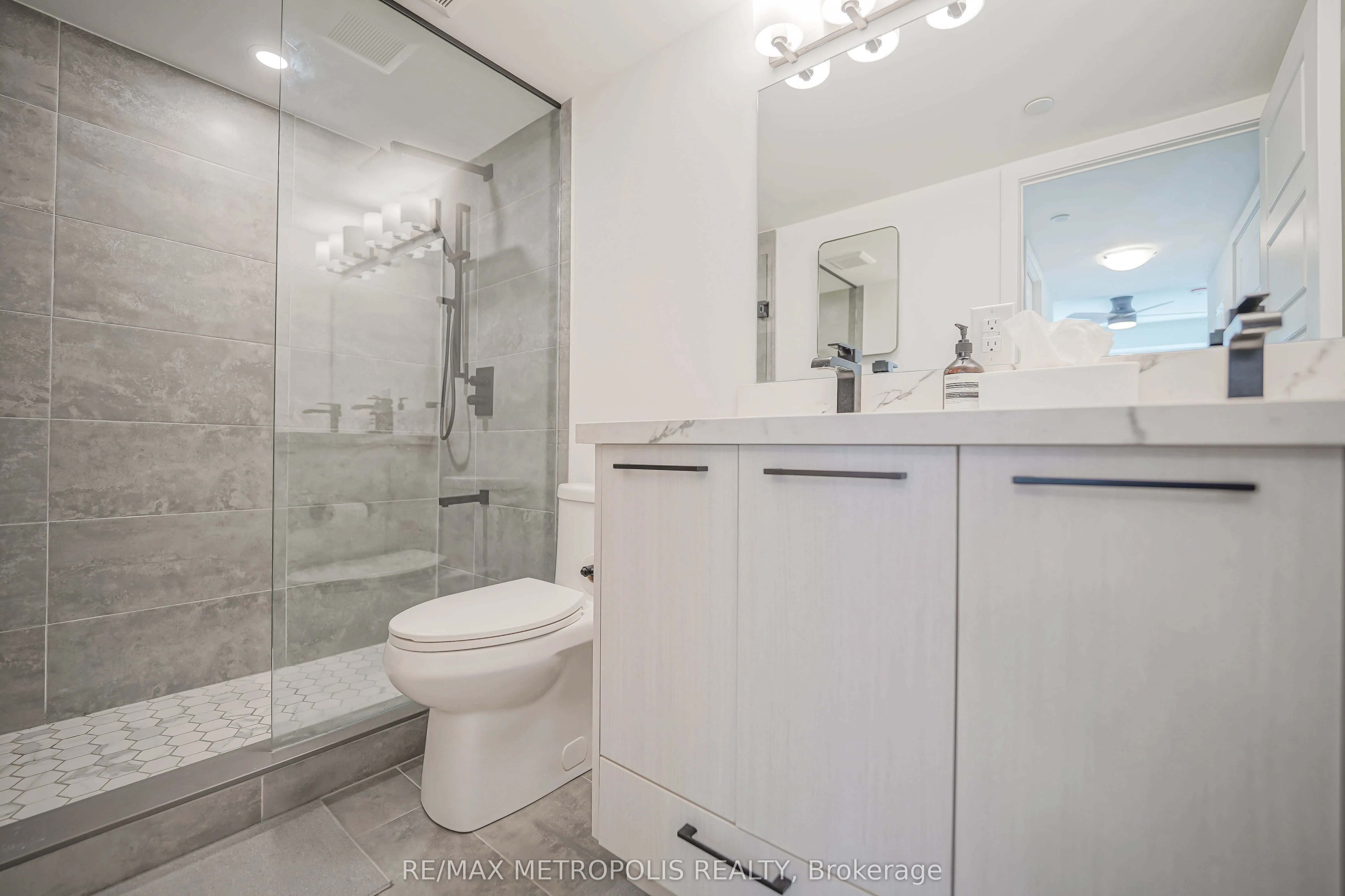 871 Sheppard Avenue W, #29