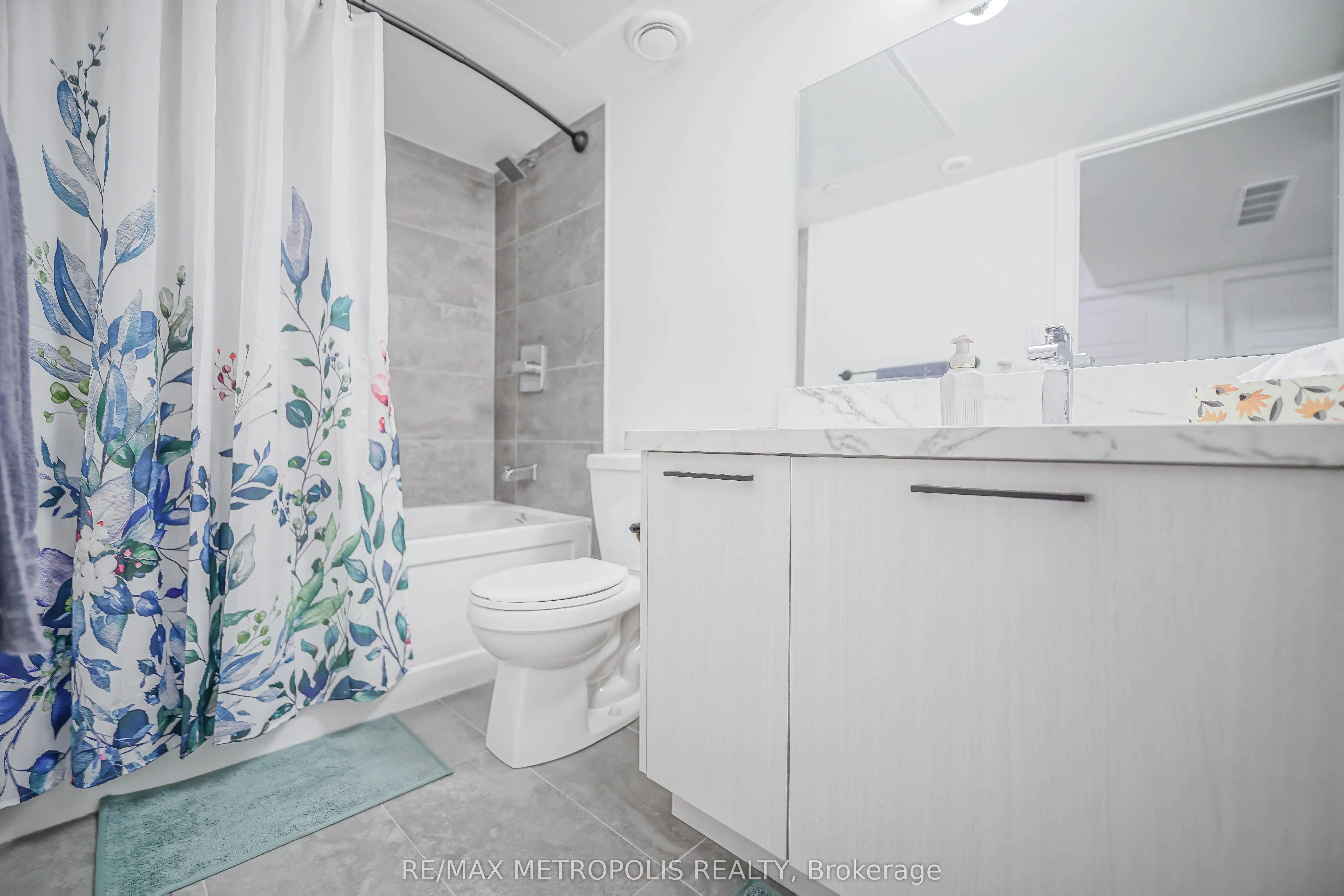 871 Sheppard Avenue W, #29