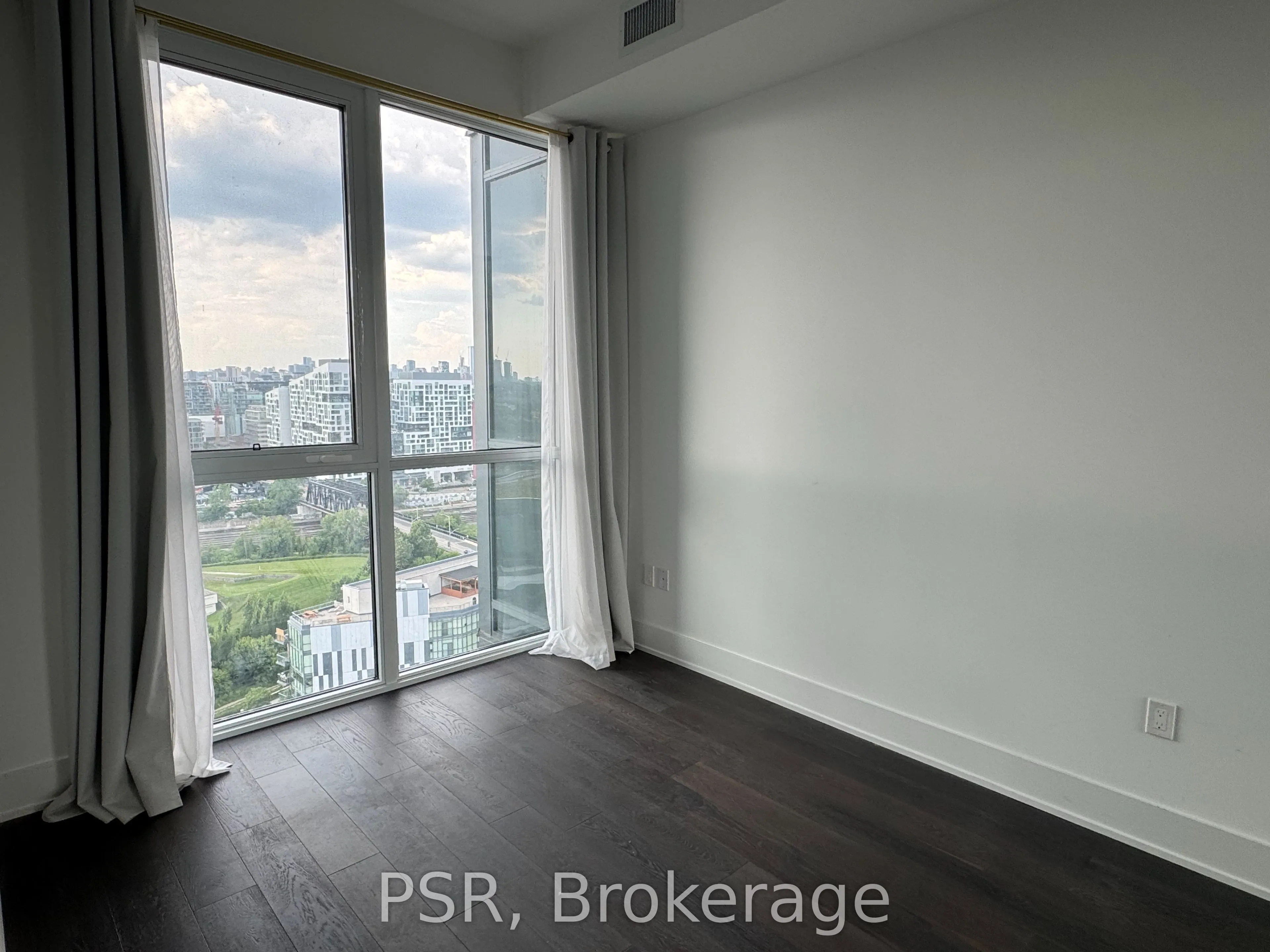 38 Iannuzzi Street, #LPH05