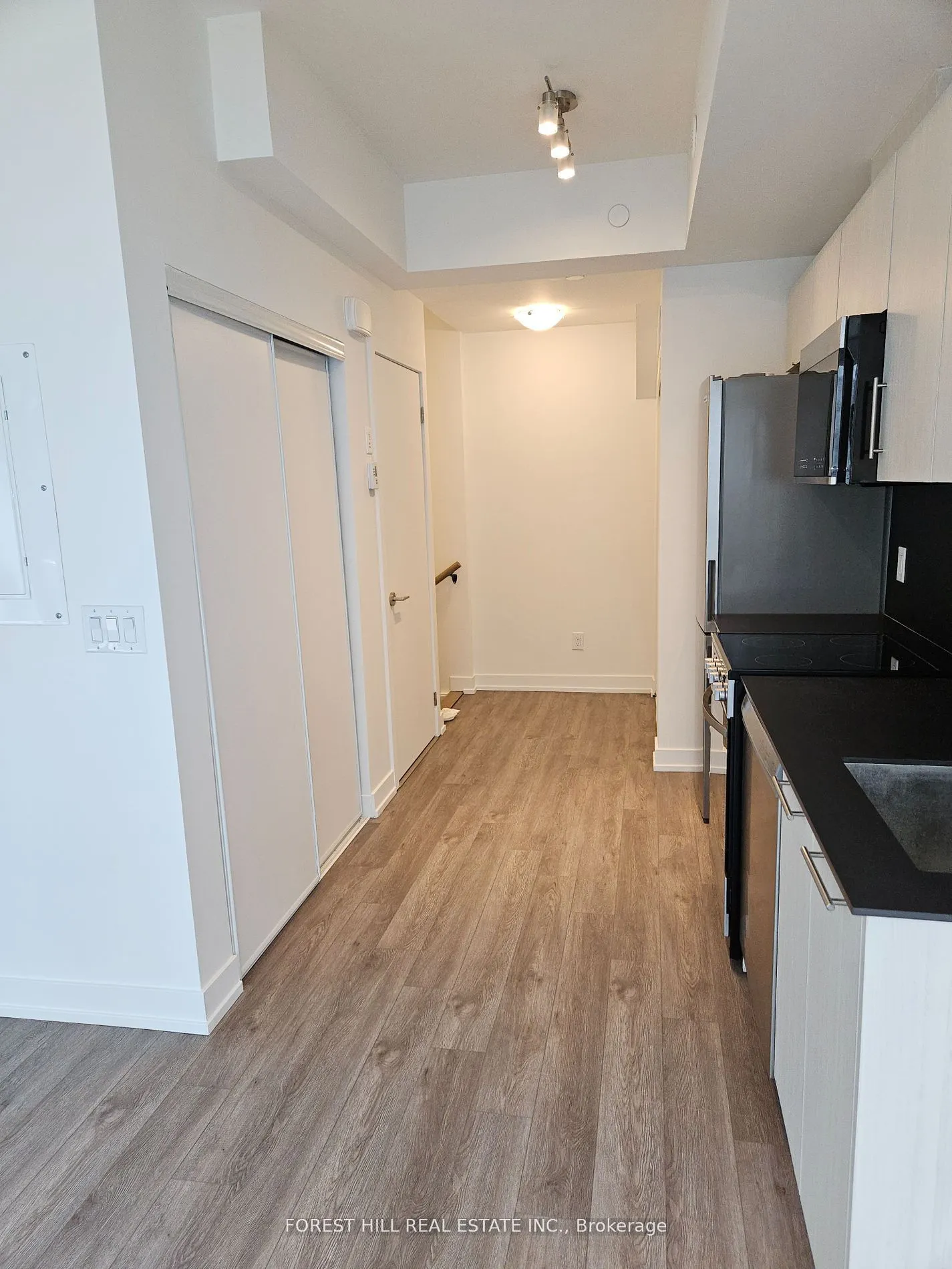 871 Sheppard Avenue W, #TH16