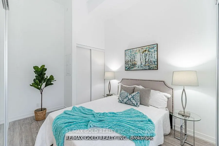 2020 Bathurst Street #216