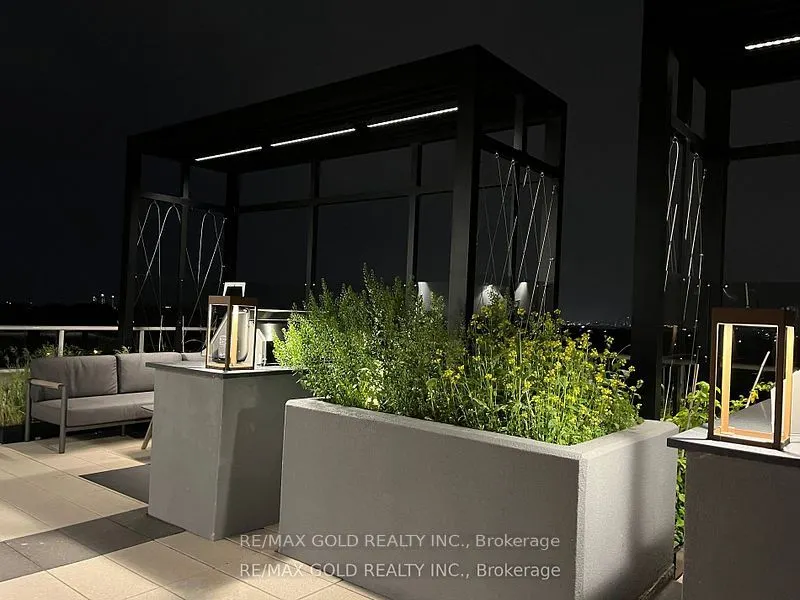 2020 Bathurst Street #216