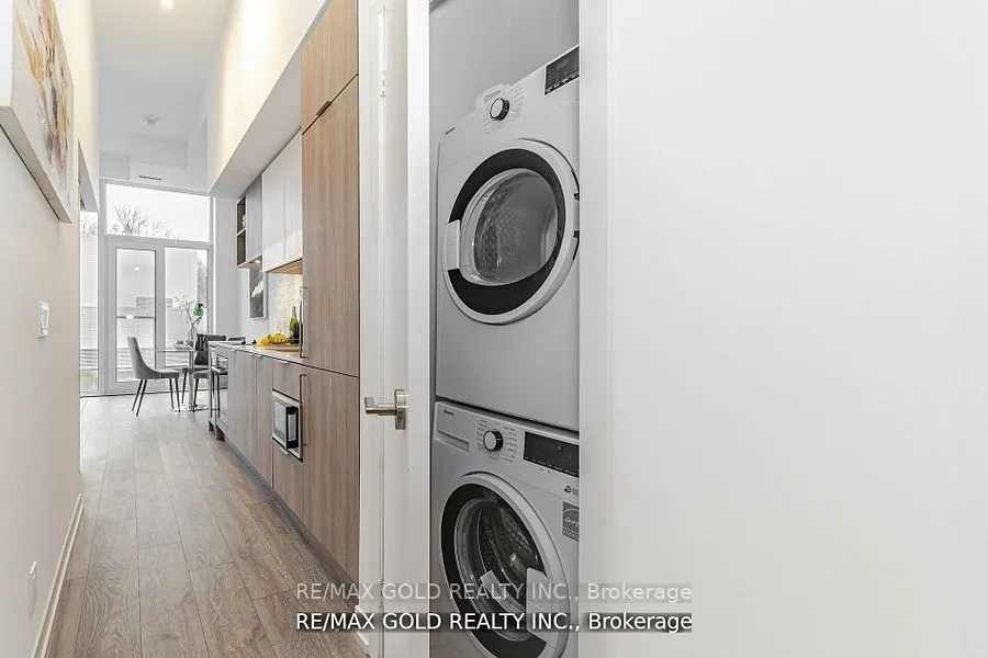2020 Bathurst Street #216