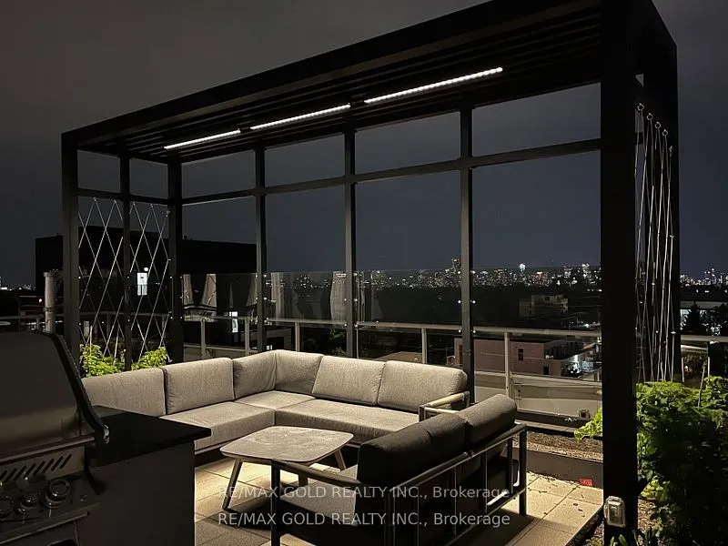 2020 Bathurst Street #216