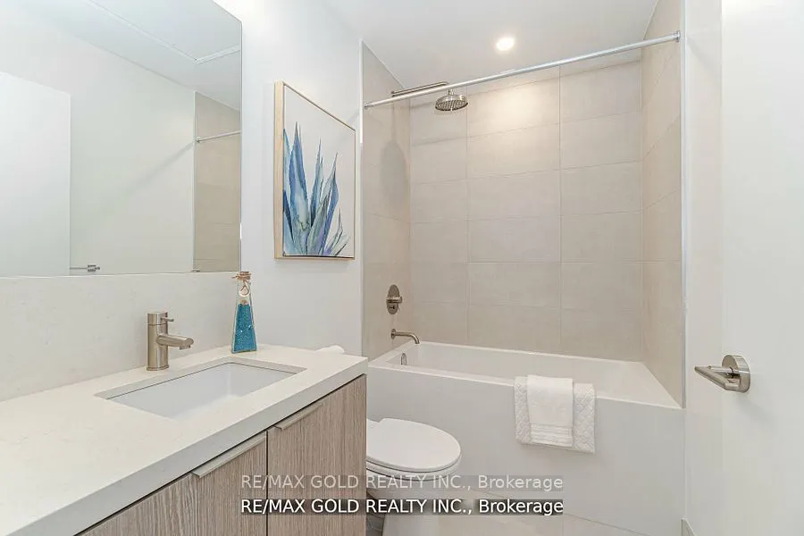 2020 Bathurst Street #216