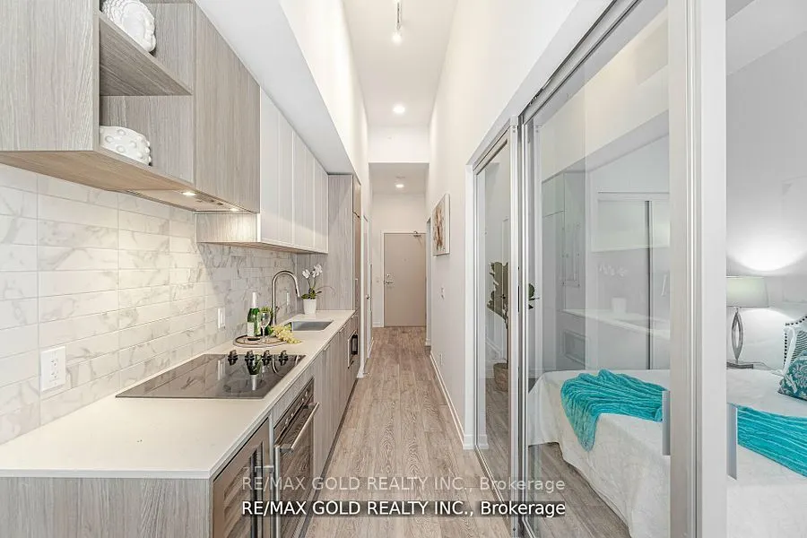 2020 Bathurst Street #216