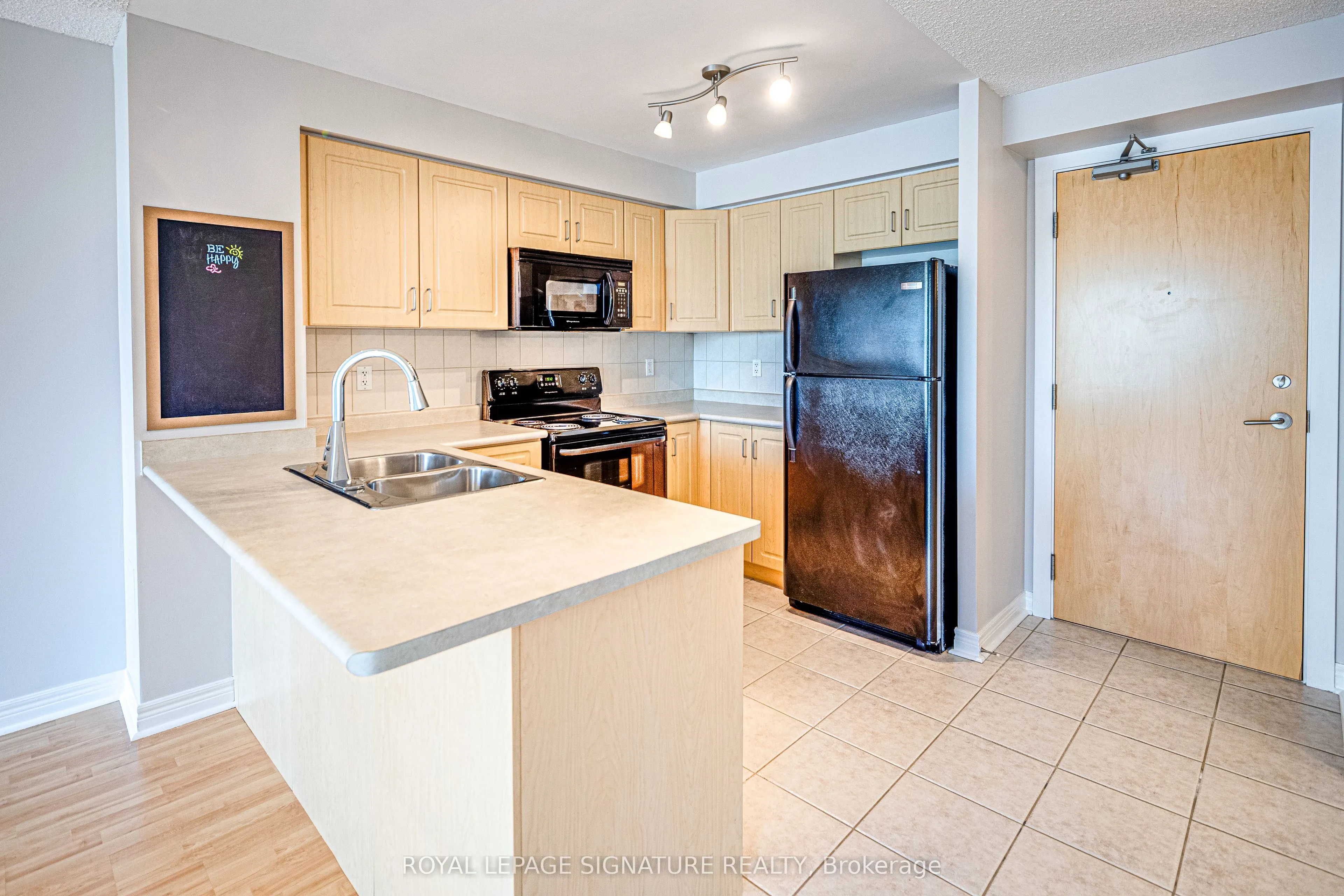 212 Eglinton Avenue, #402