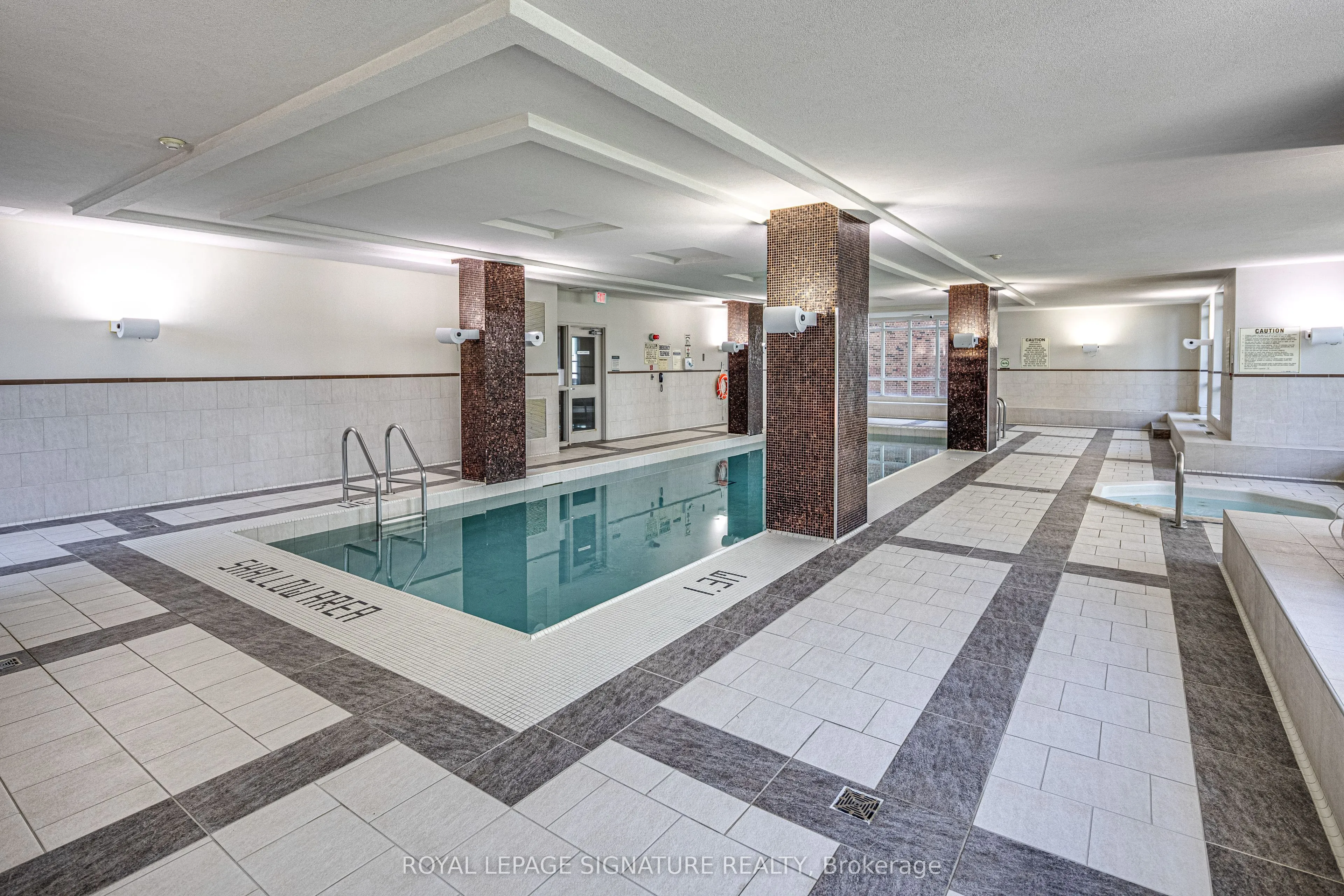 212 Eglinton Avenue, #402