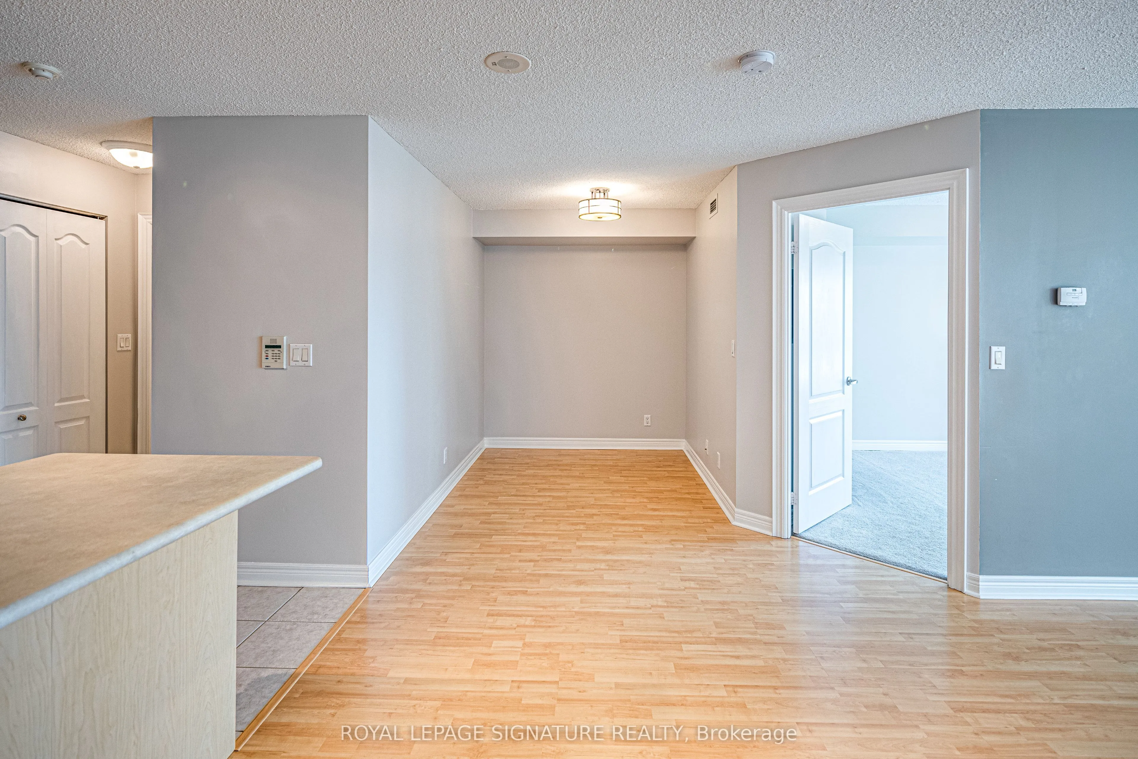 212 Eglinton Avenue, #402