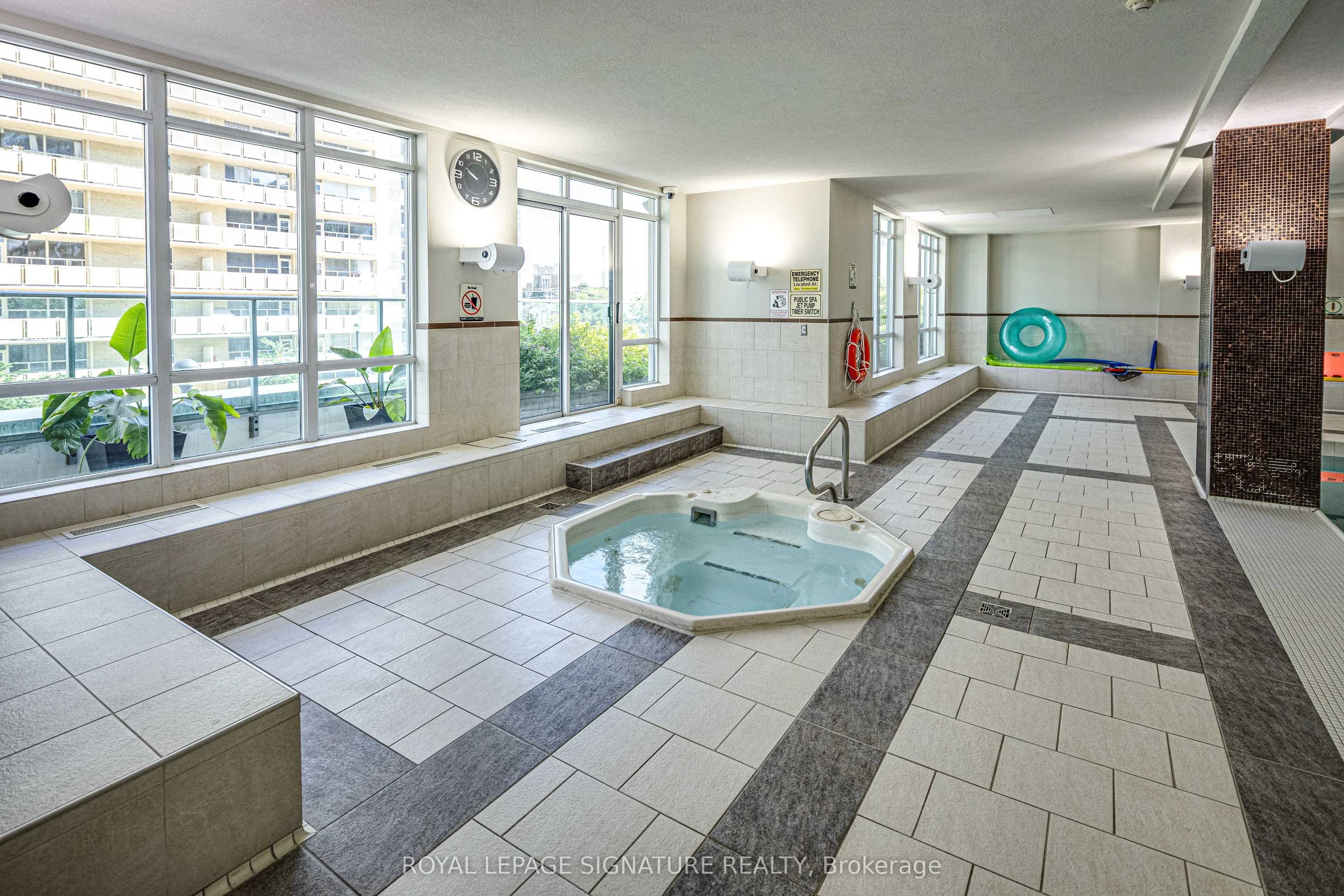 212 Eglinton Avenue, #402