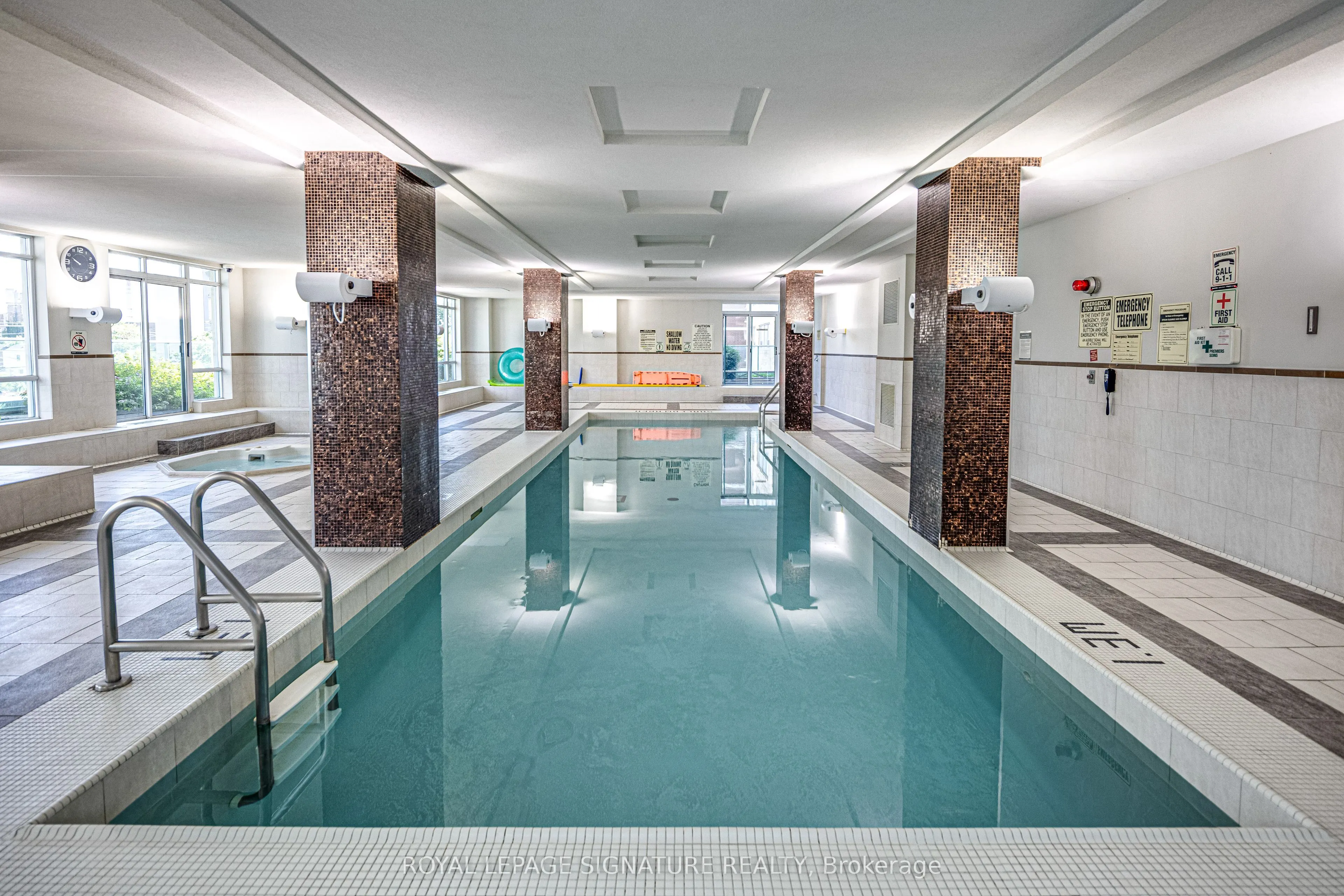 212 Eglinton Avenue, #402