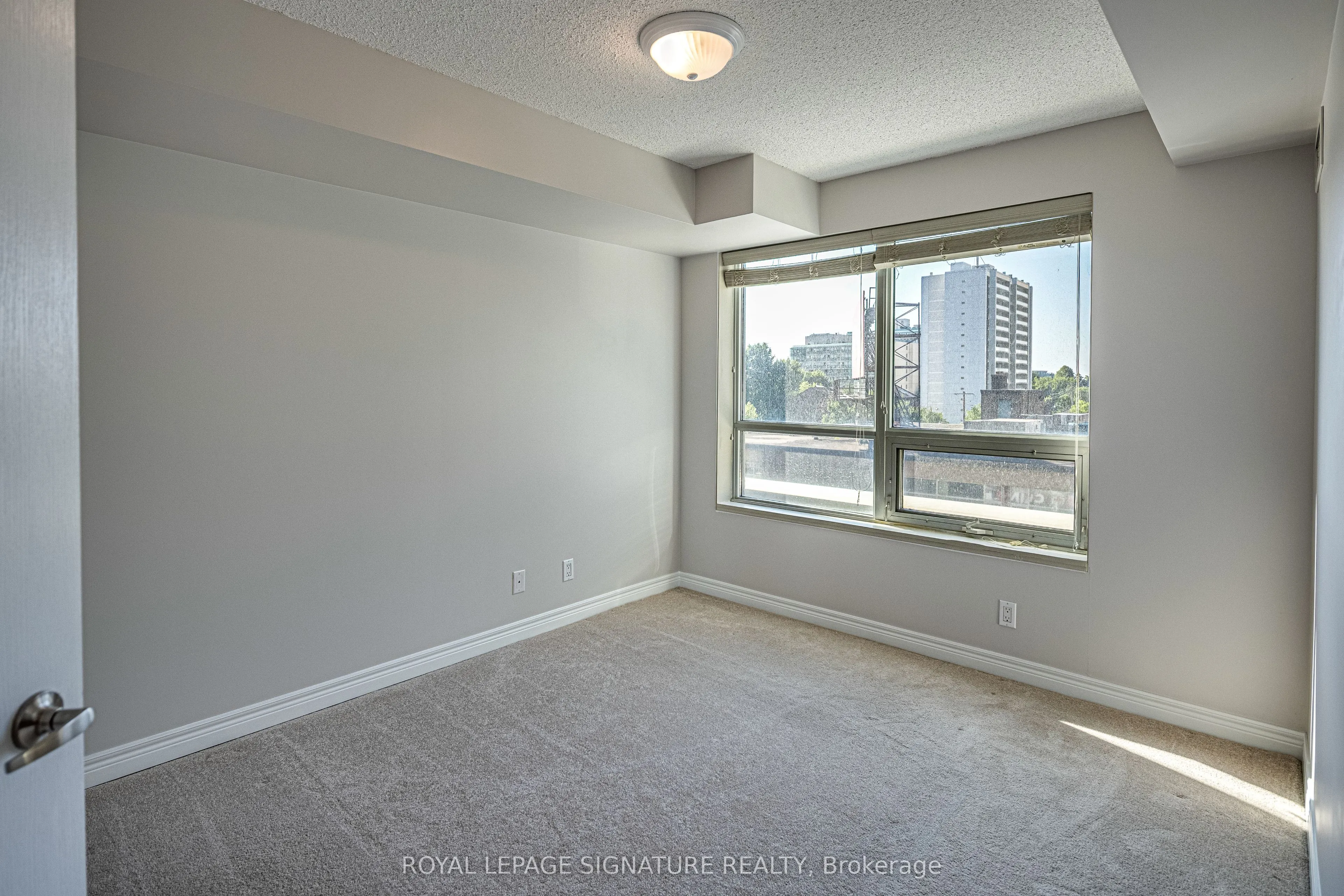 212 Eglinton Avenue, #402