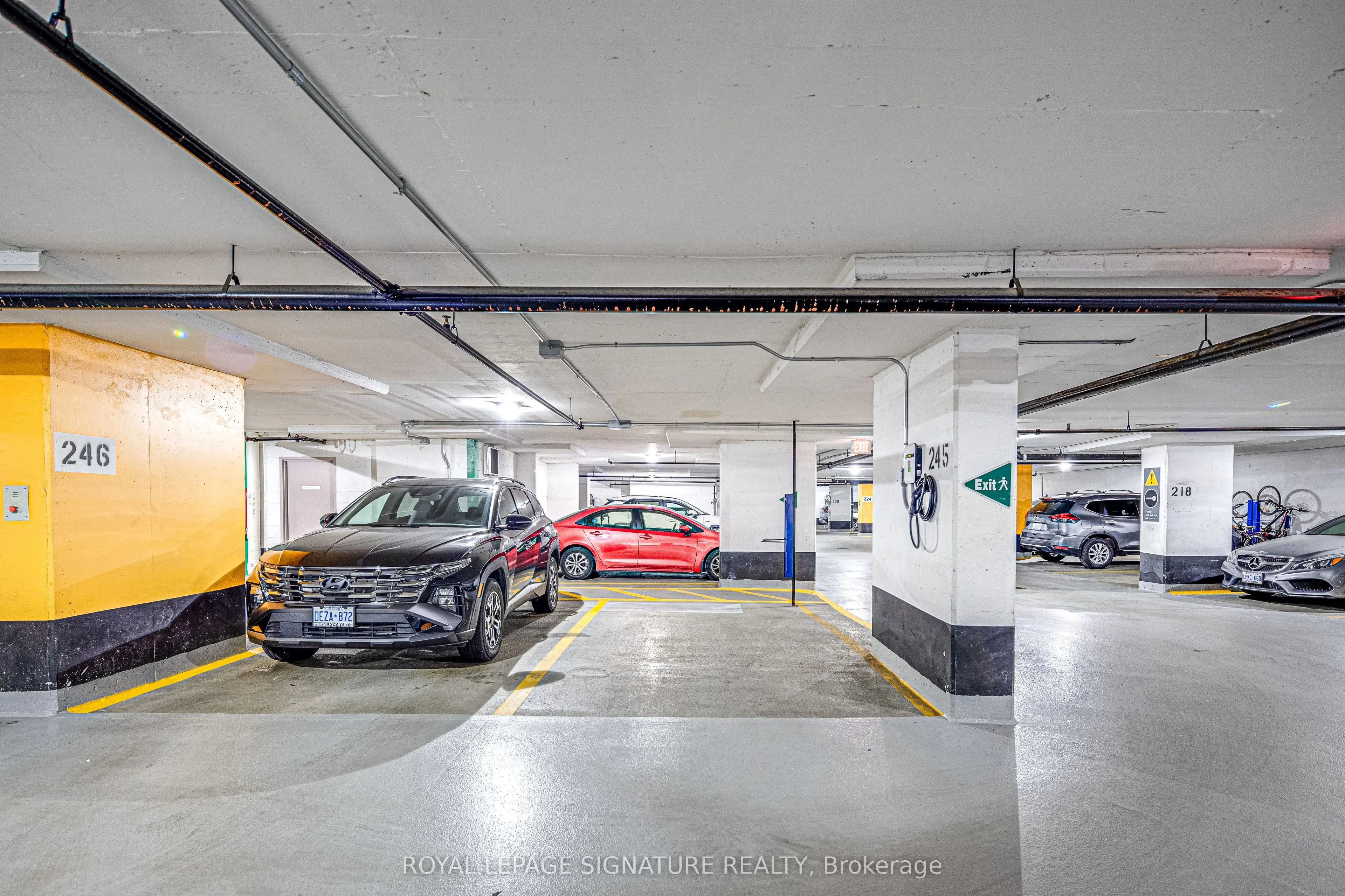 212 Eglinton Avenue, #402