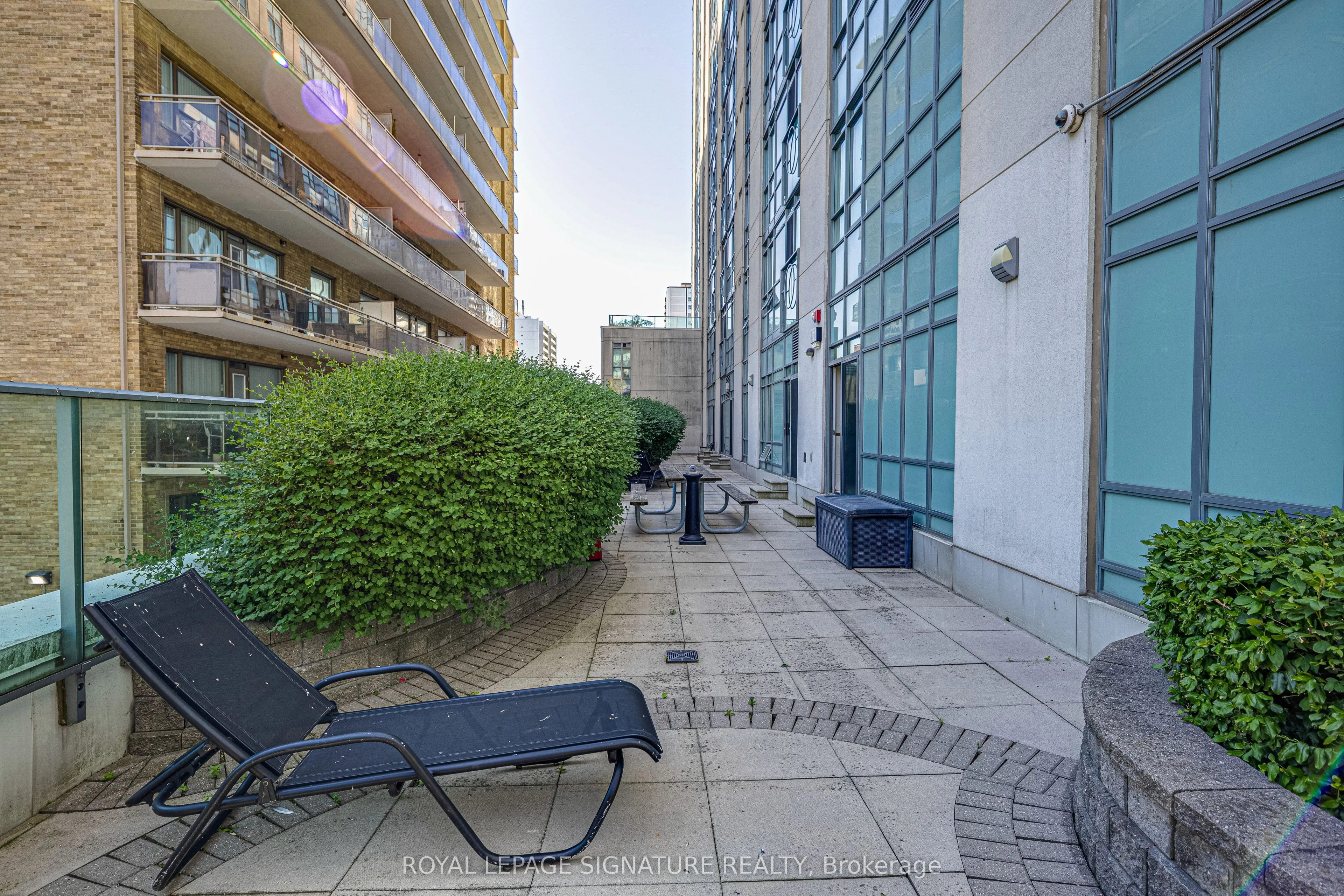 212 Eglinton Avenue, #402