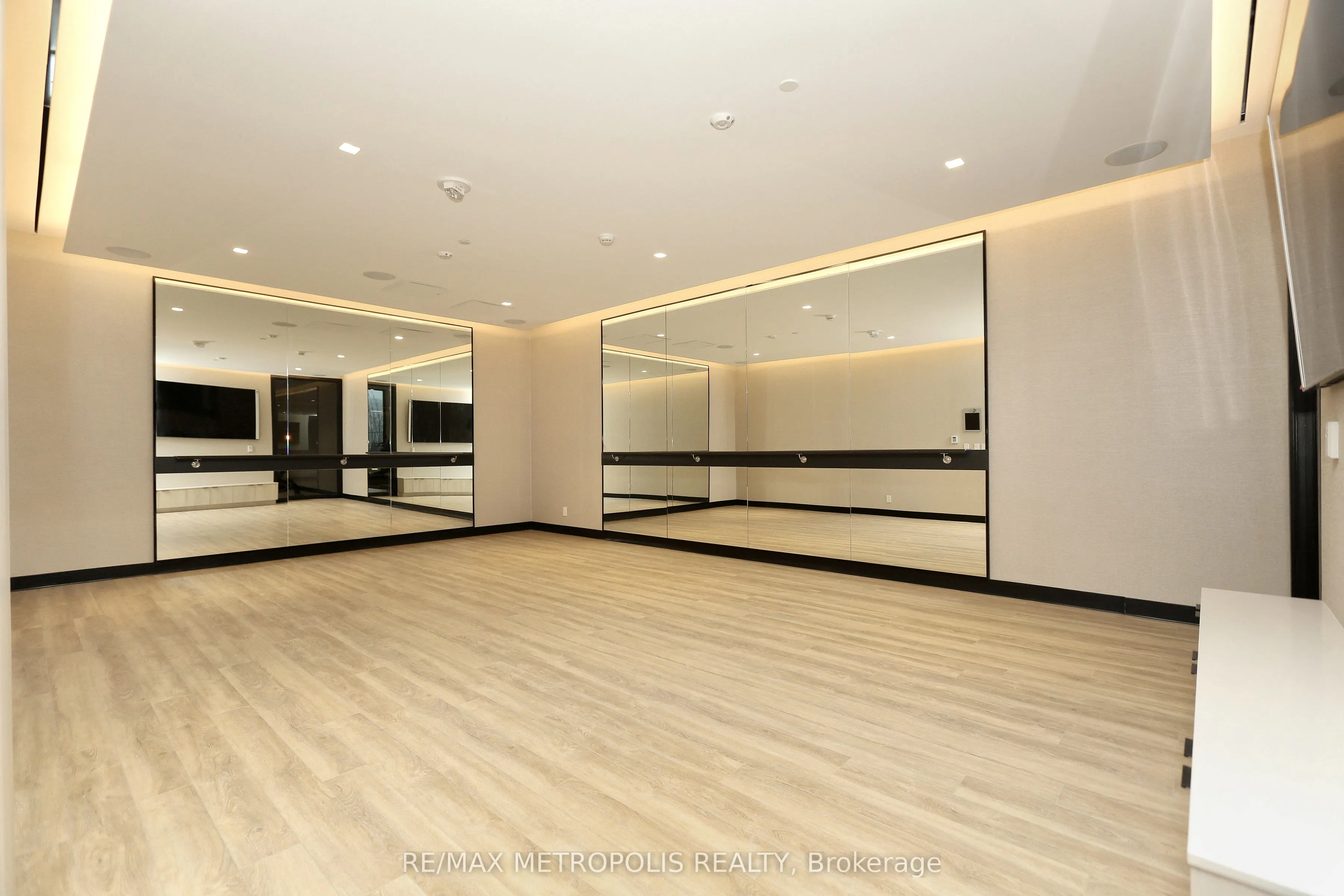 2020 Bathurst Street, #1216