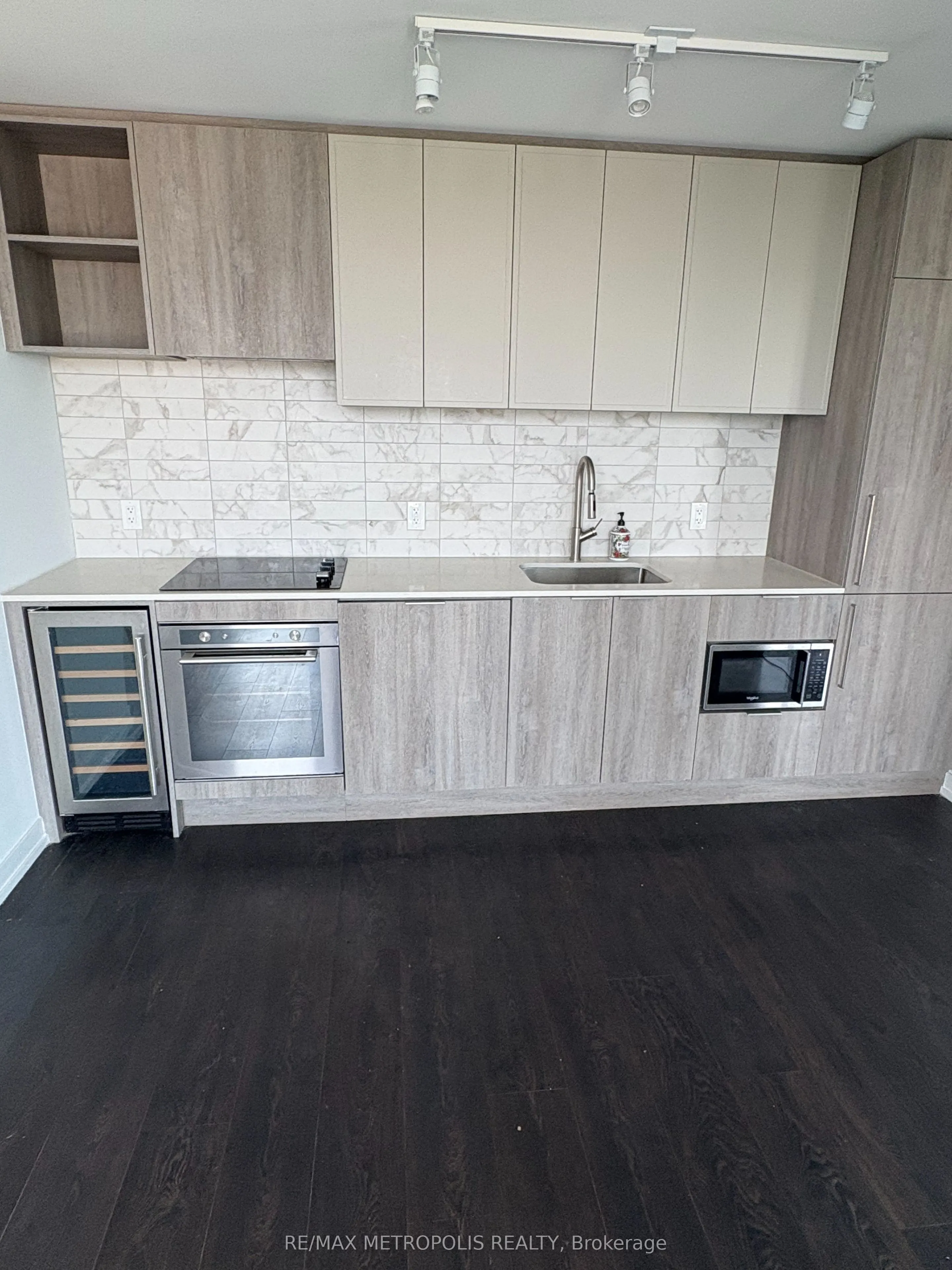 2020 Bathurst Street, #1216