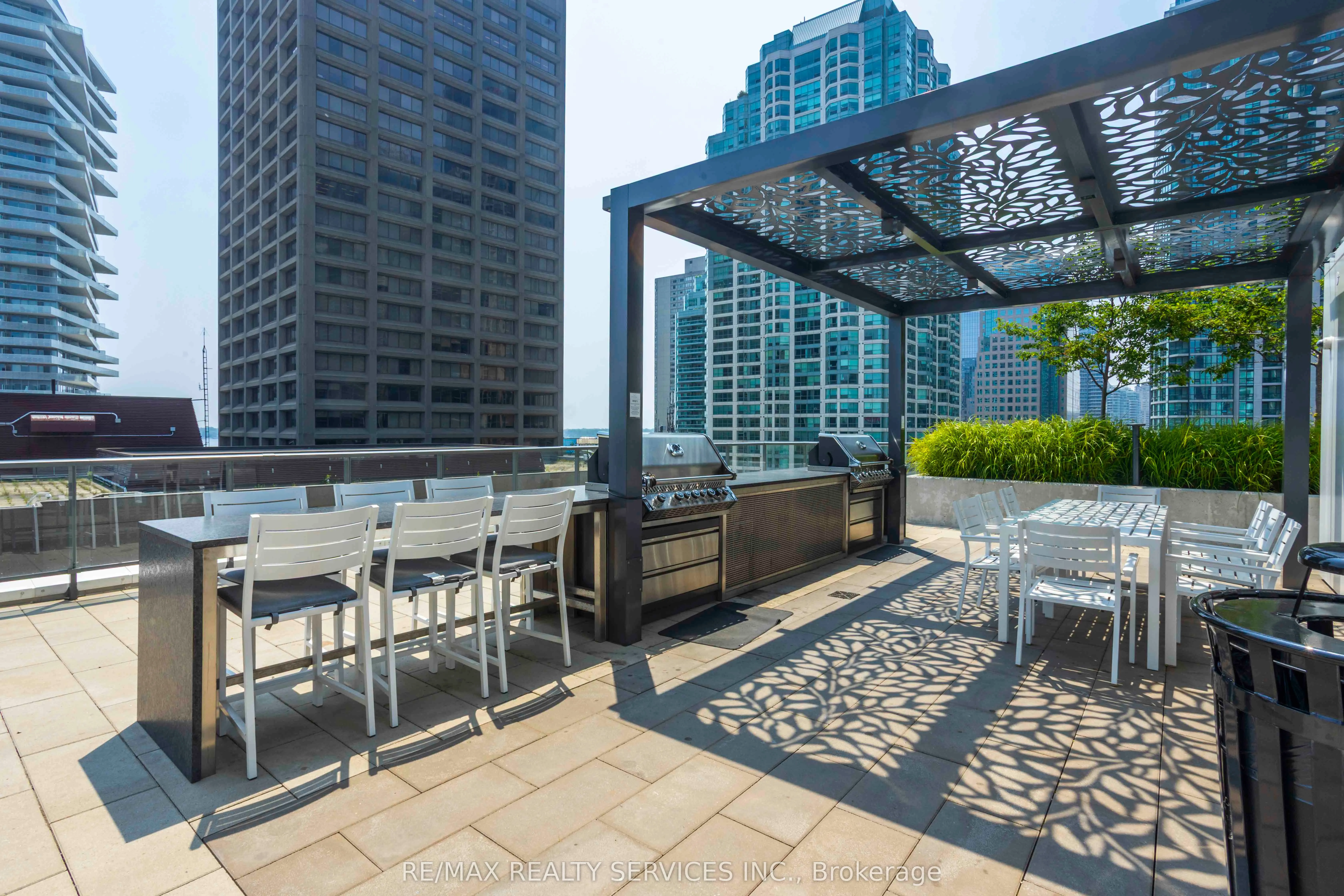28 Freeland Street, #1806