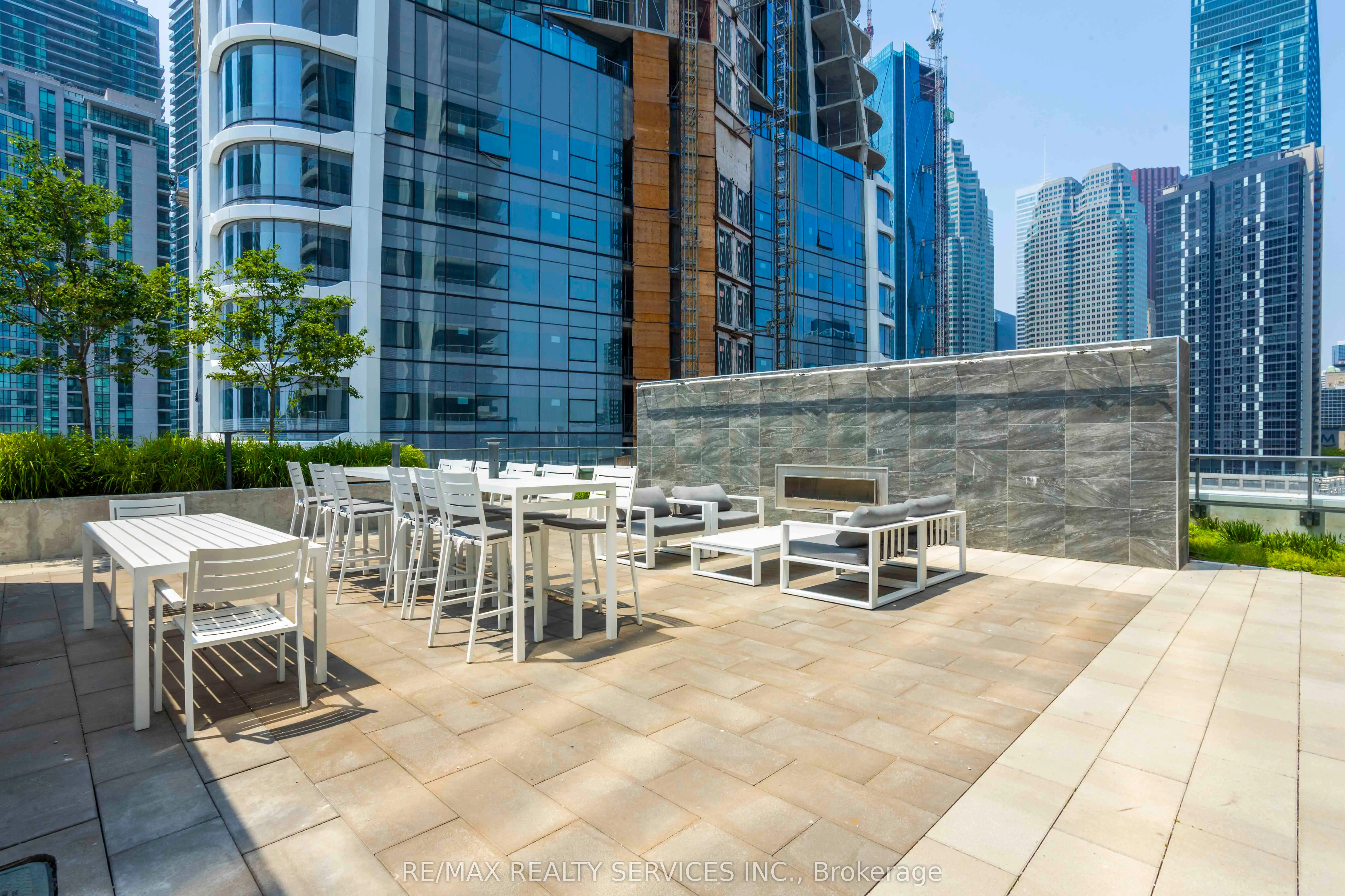 28 Freeland Street, #1806