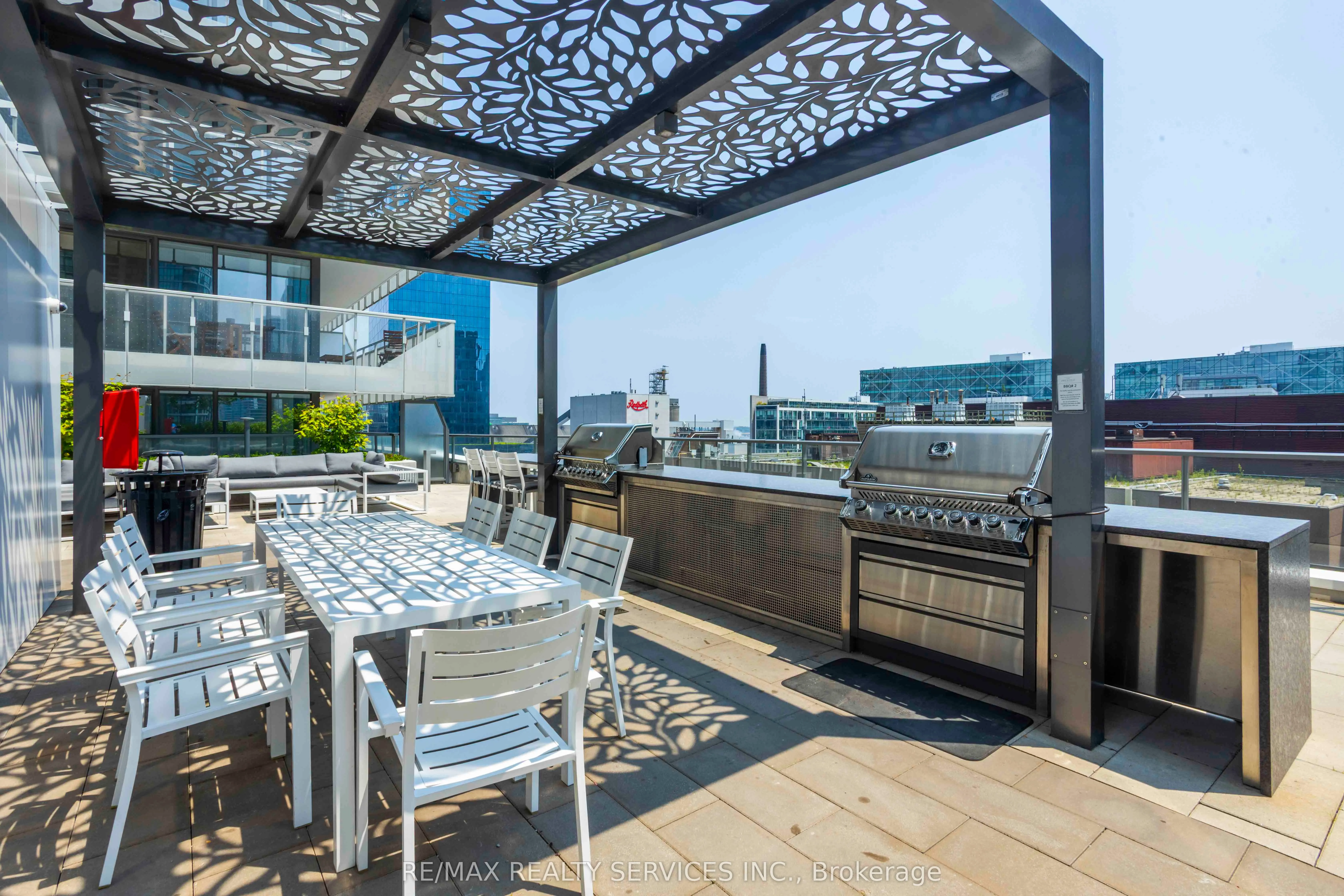28 Freeland Street, #1806