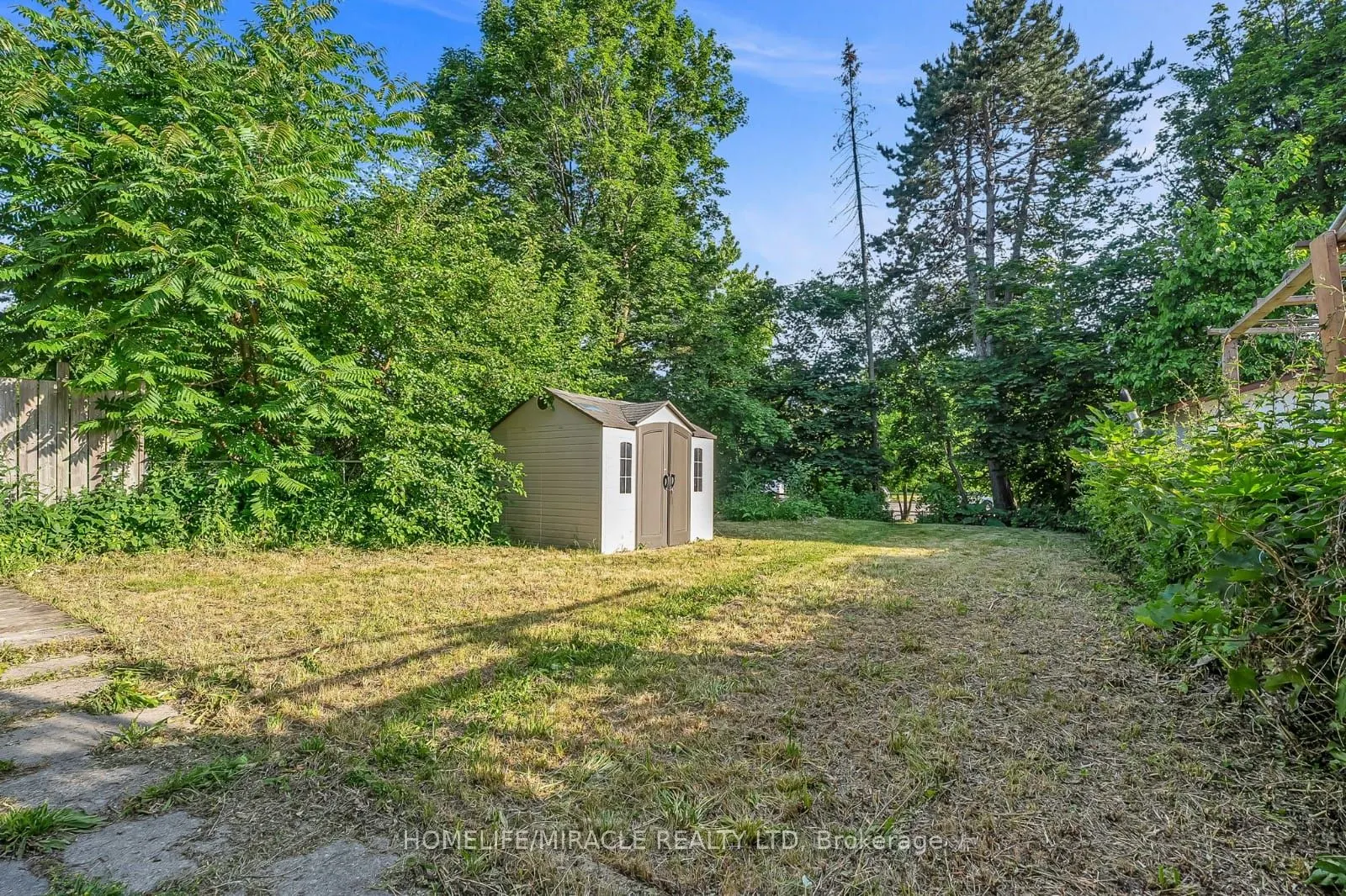 102 Micmac Crescent