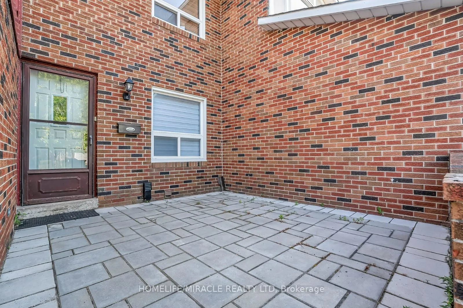 102 Micmac Crescent