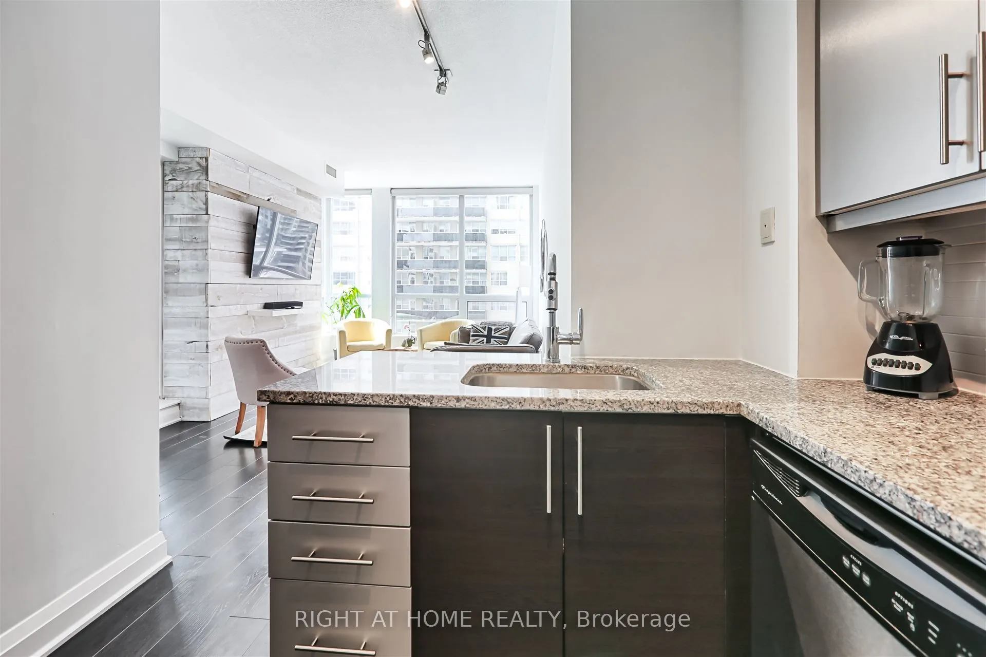 83 Redpath Avenue, #908