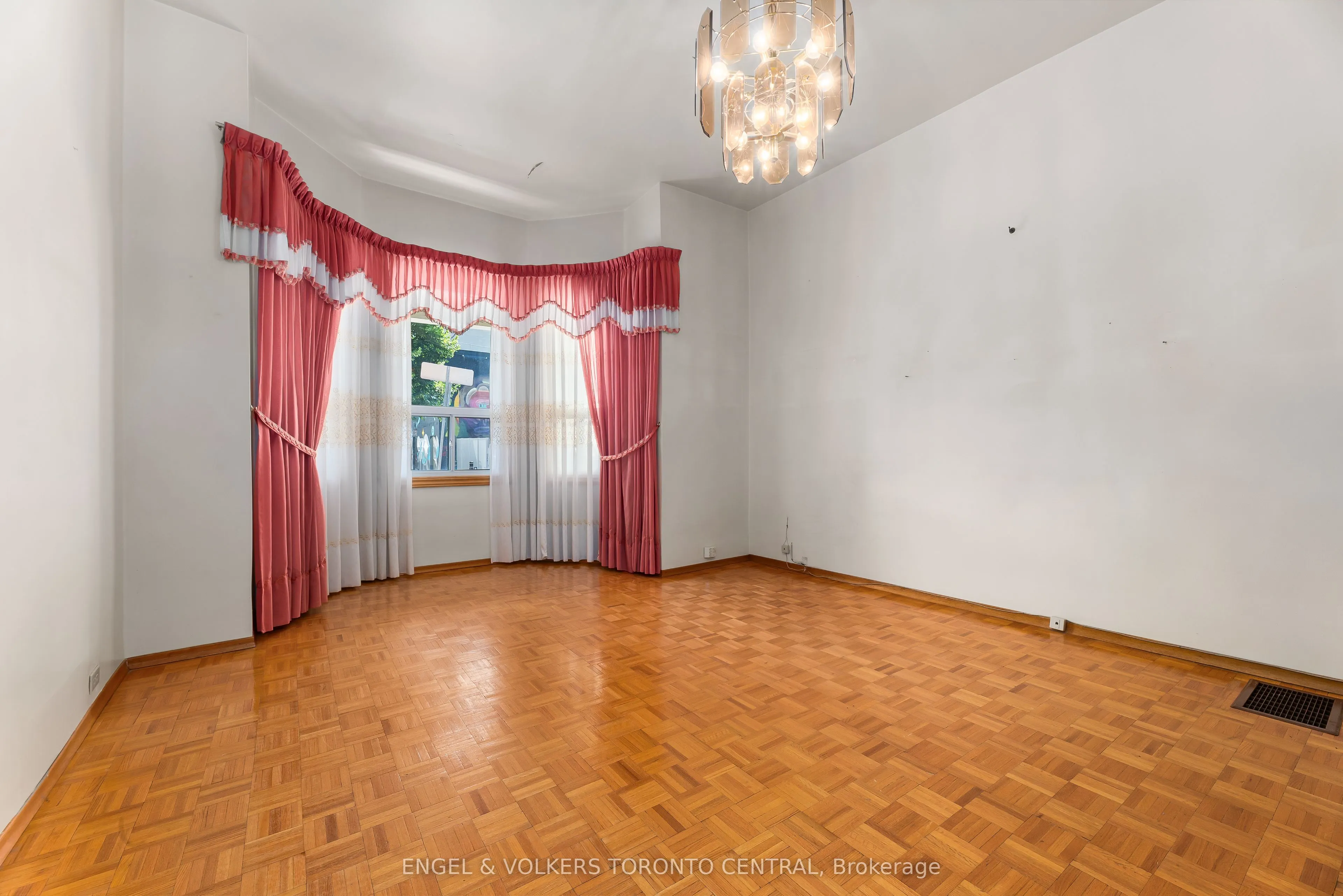 8 Brookfield Street